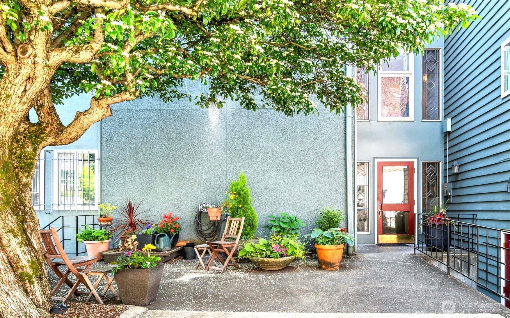 75 E Lynn Street #B, Seattle, WA 98102, photo 2 of 30