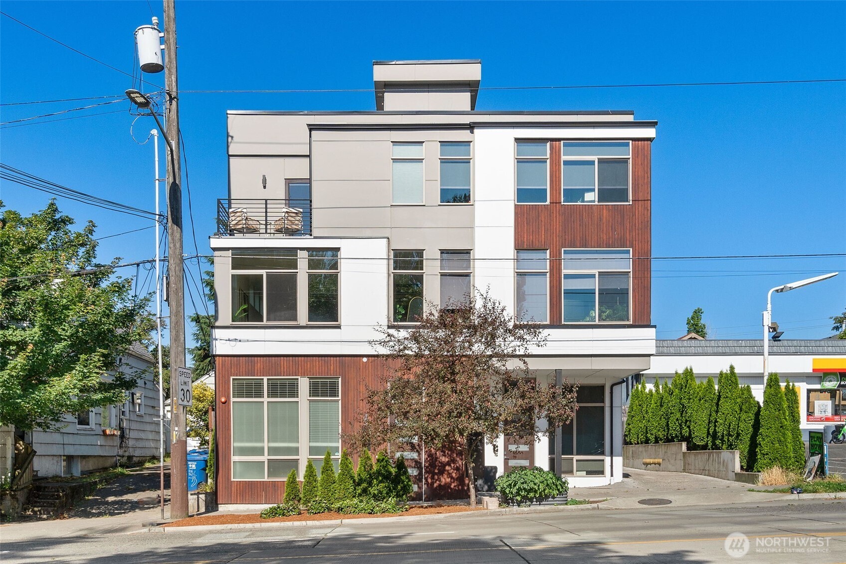 6747 15th Avenue NW