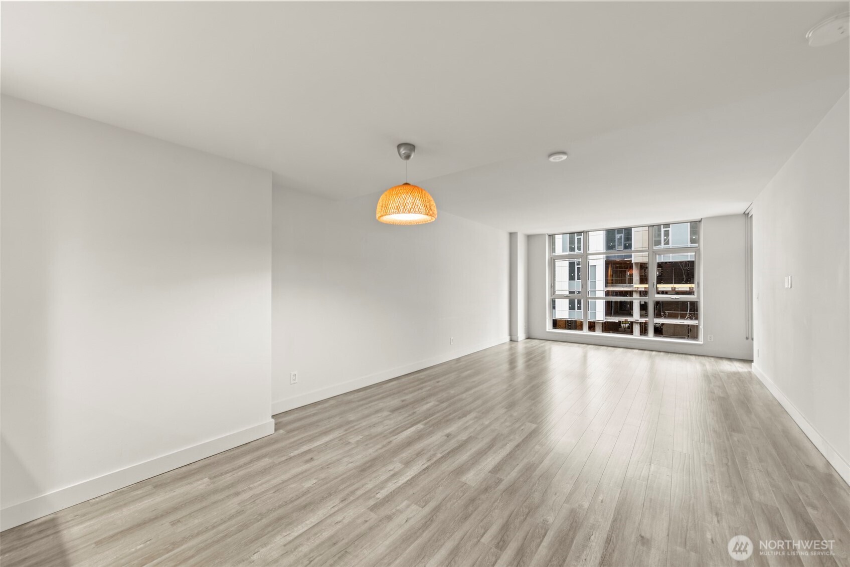 588 Bell Street #304S, Seattle, WA 98121, photo 2 of 27