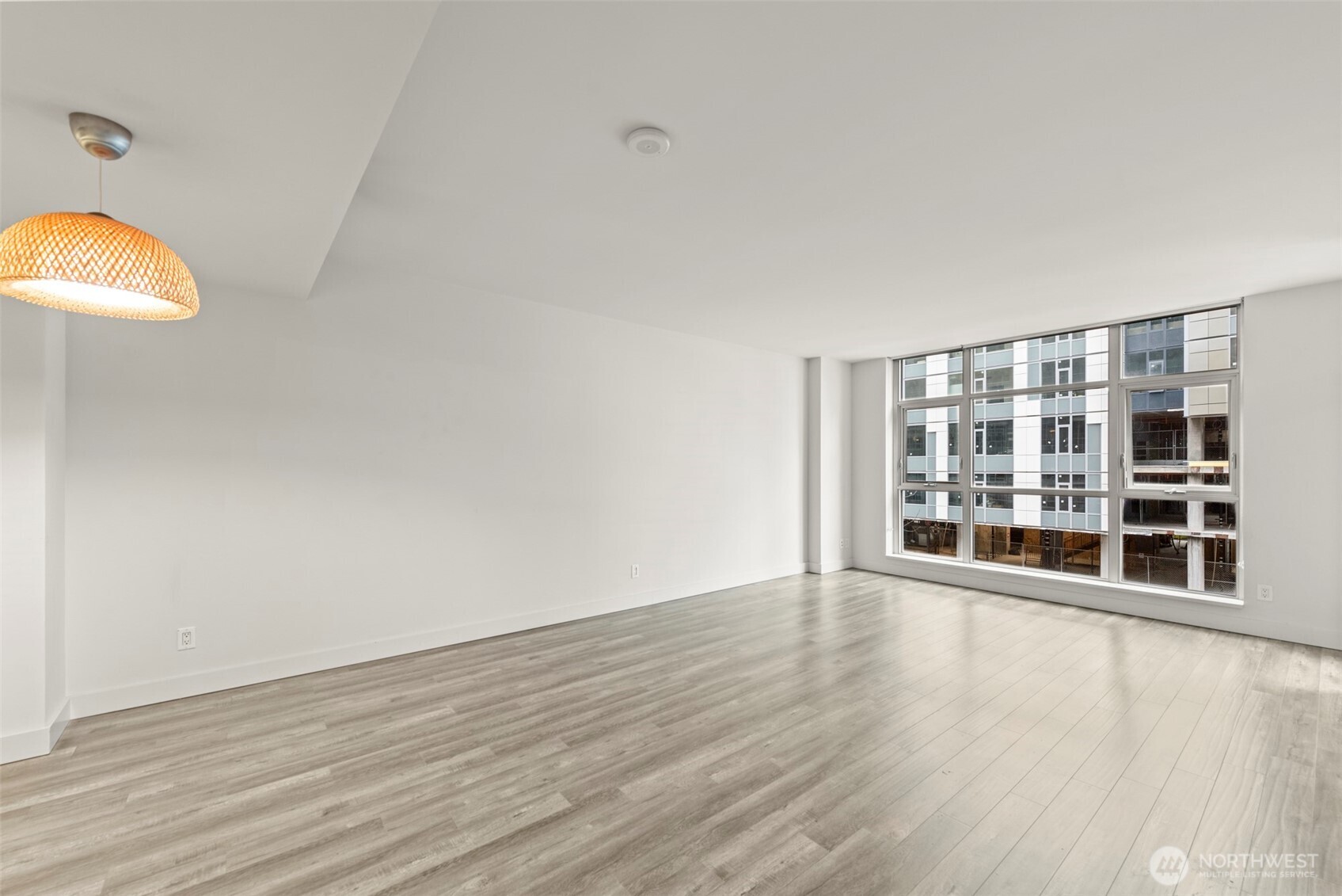 588 Bell Street #304S, Seattle, WA 98121, photo 3 of 27