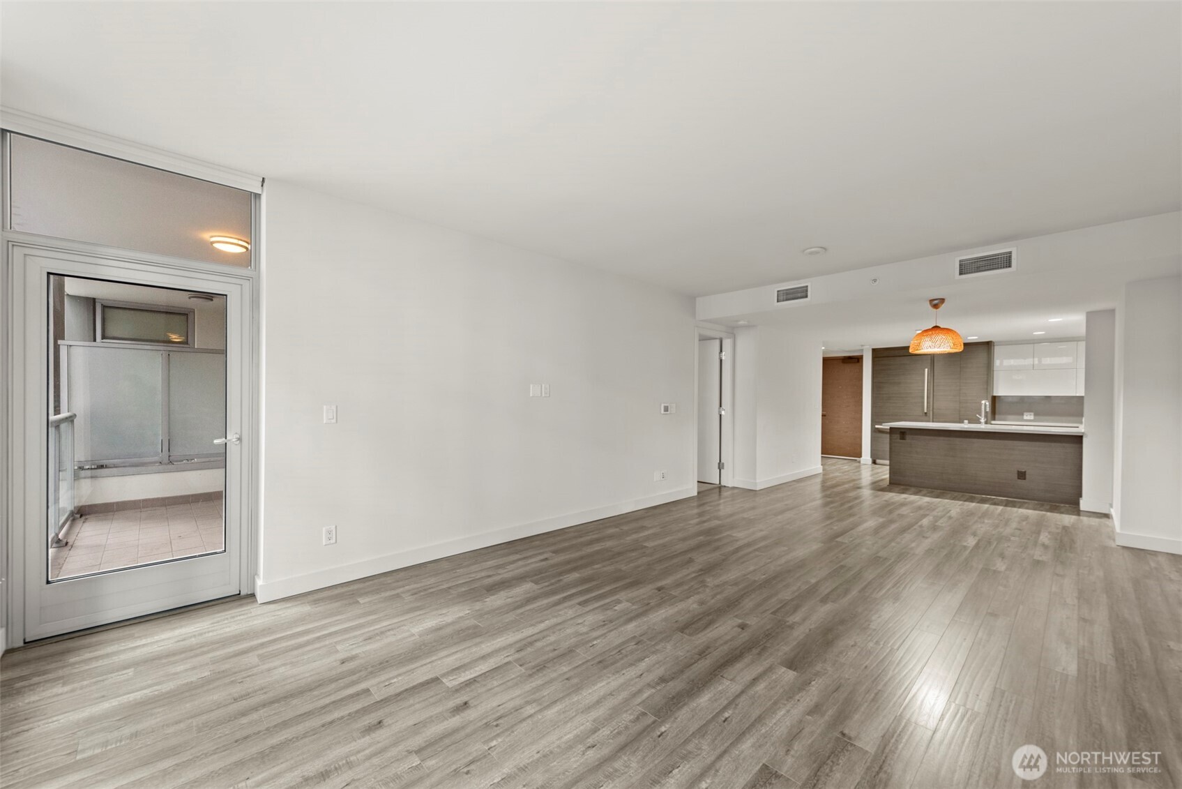588 Bell Street #304S, Seattle, WA 98121, photo 4 of 27