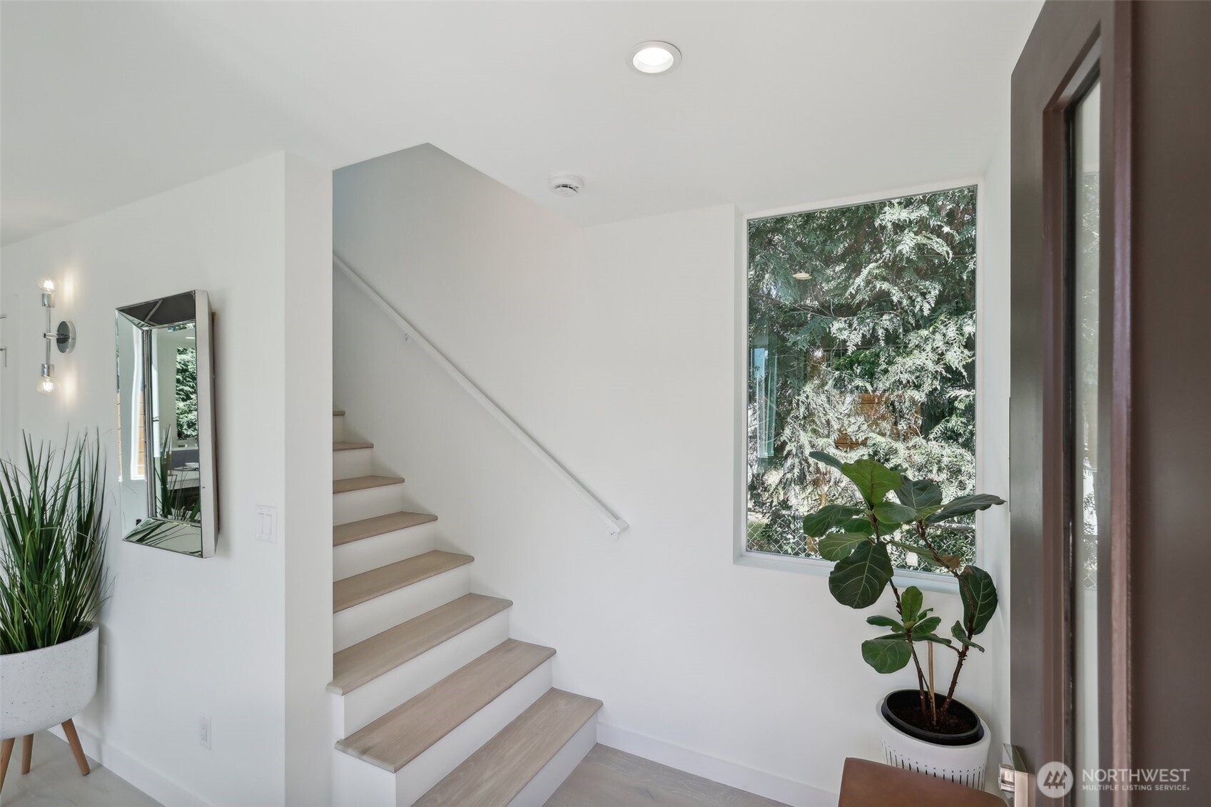 404 N 127th Street #B, Seattle, WA 98133, photo 5 of 40