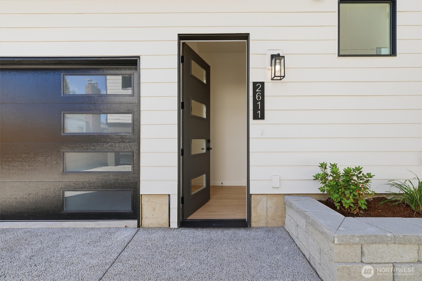 2611 NW 87th Street, Seattle, WA 98117, photo 3 of 37