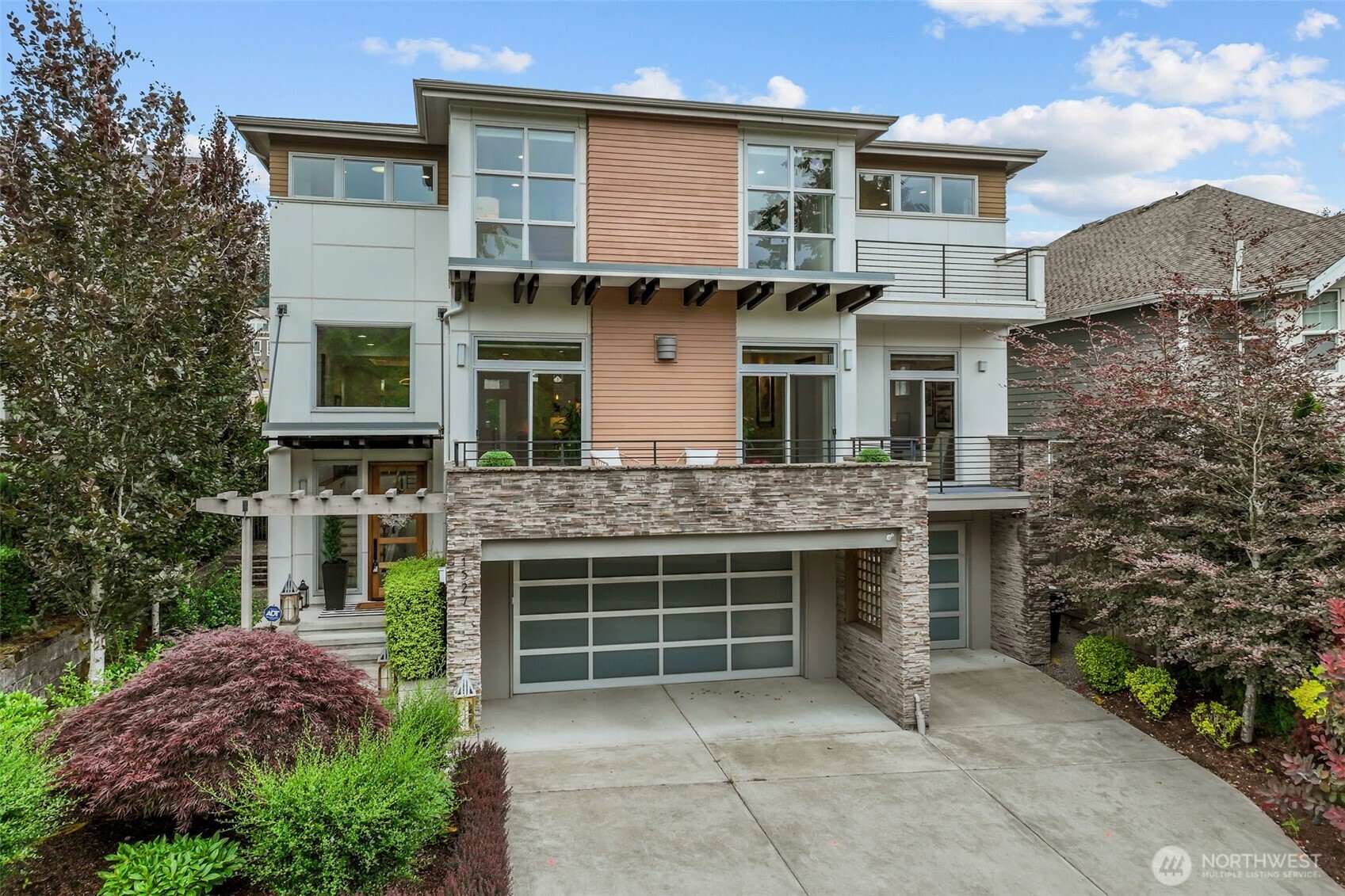 1527 Lyons Avenue NE, Renton, WA 98059, photo 2 of 2