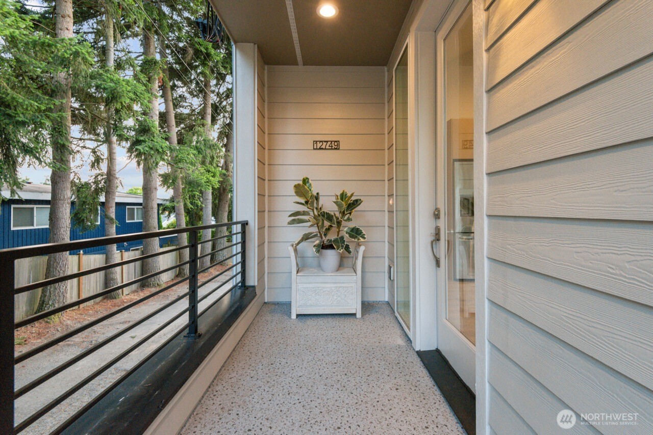 12749 37th Avenue NE, Seattle, WA 98125, photo 2 of 40