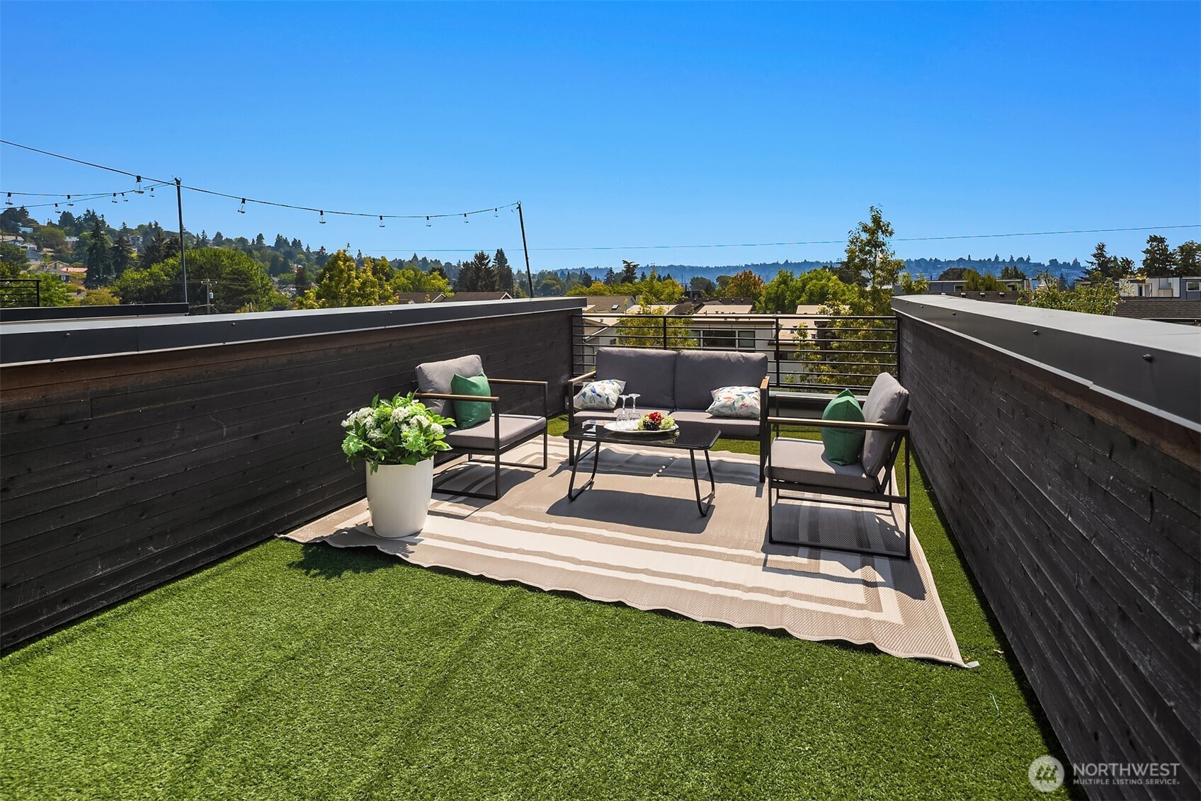 818 NW 53rd Street #B, Seattle, WA 98107-6292, photo 3 of 32