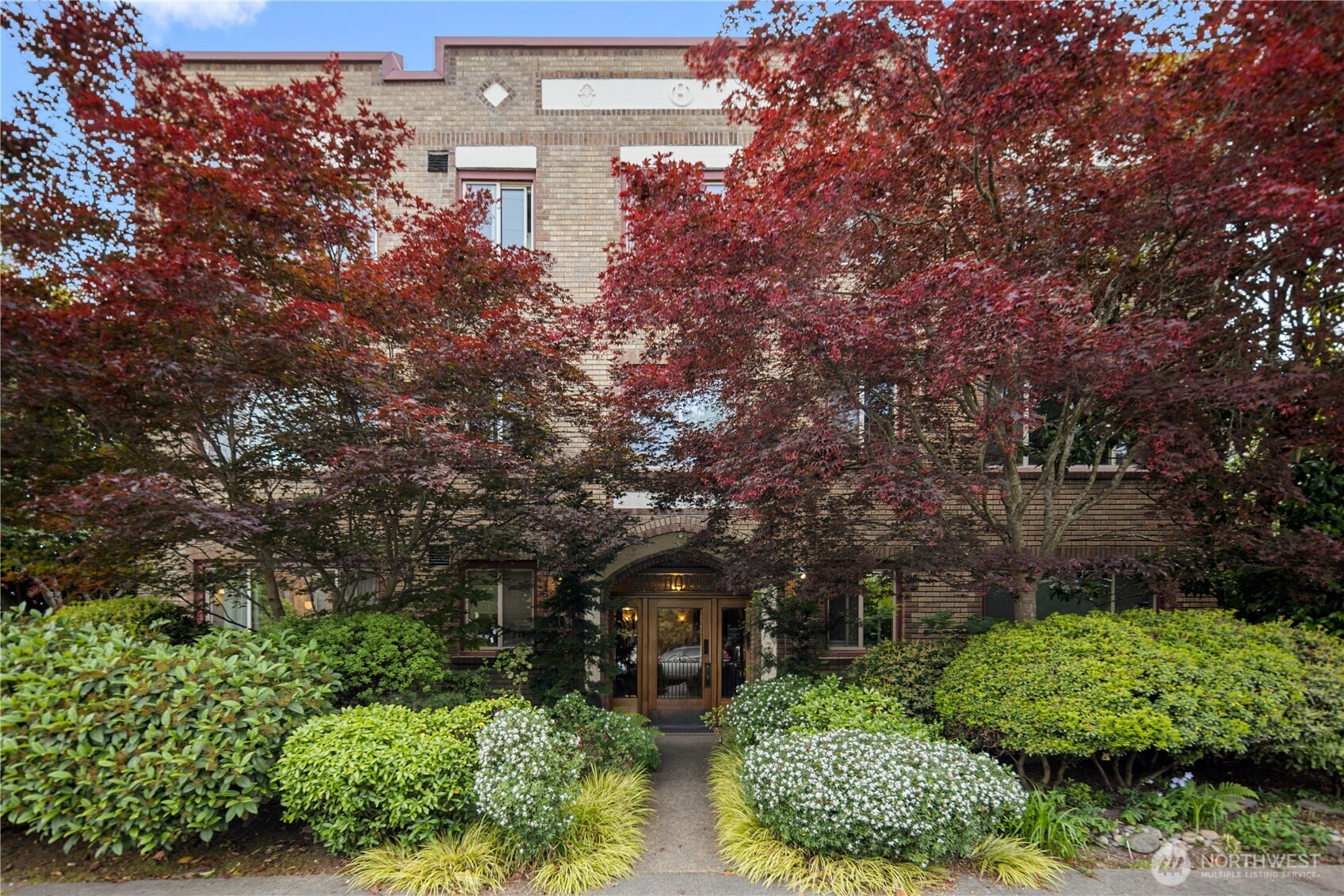 2203 Yale Avenue E #B1, Seattle, WA 98102, photo 2 of 32