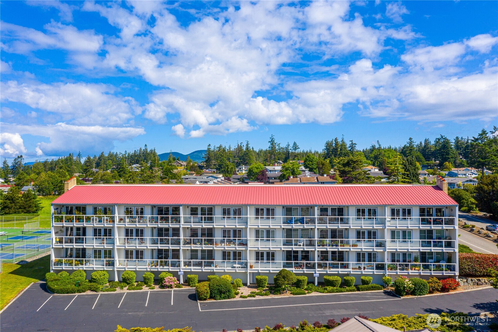 1800 Skyline Way #206