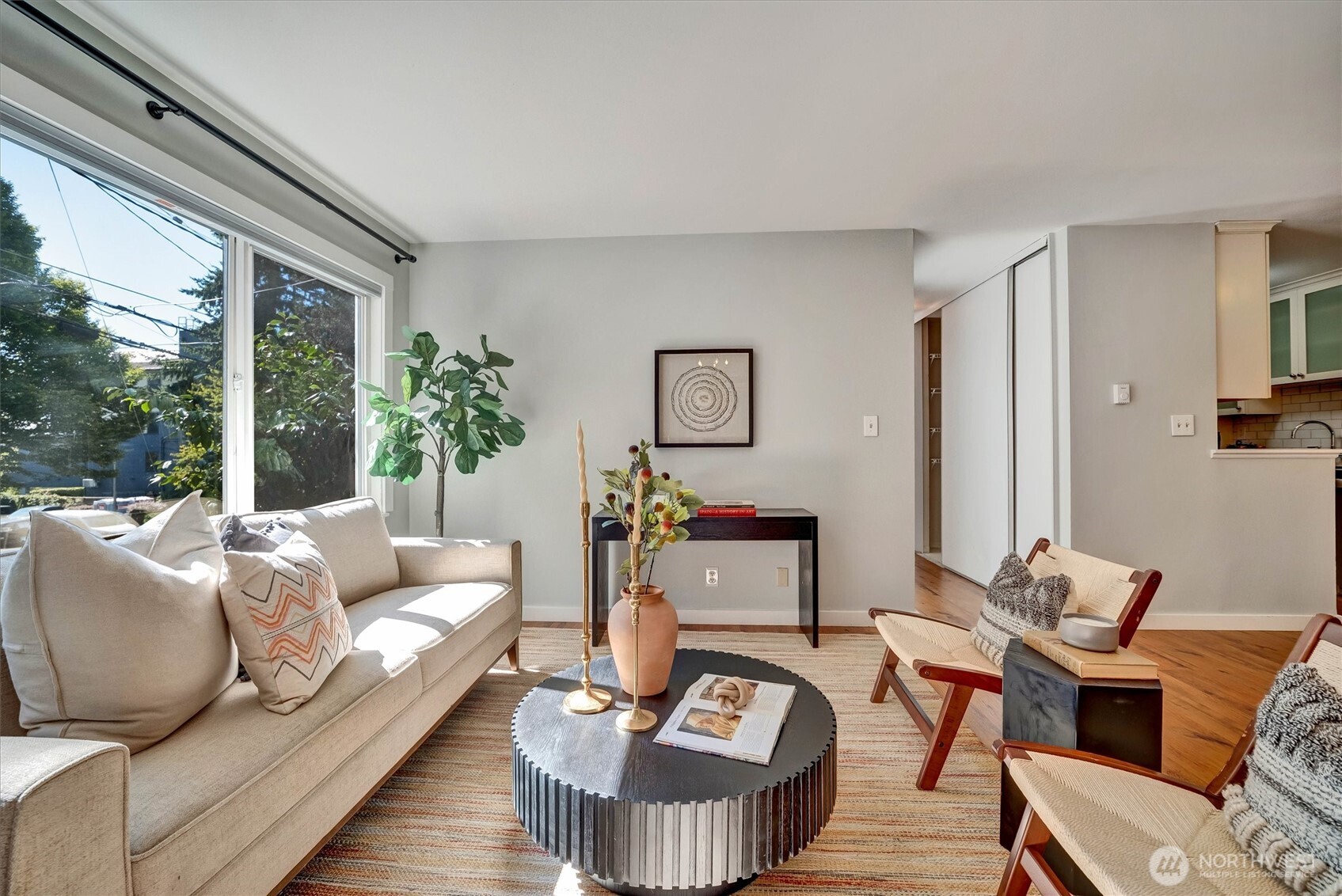 2111 E John Street #204, Seattle, WA 98112-5357, photo 2 of 39