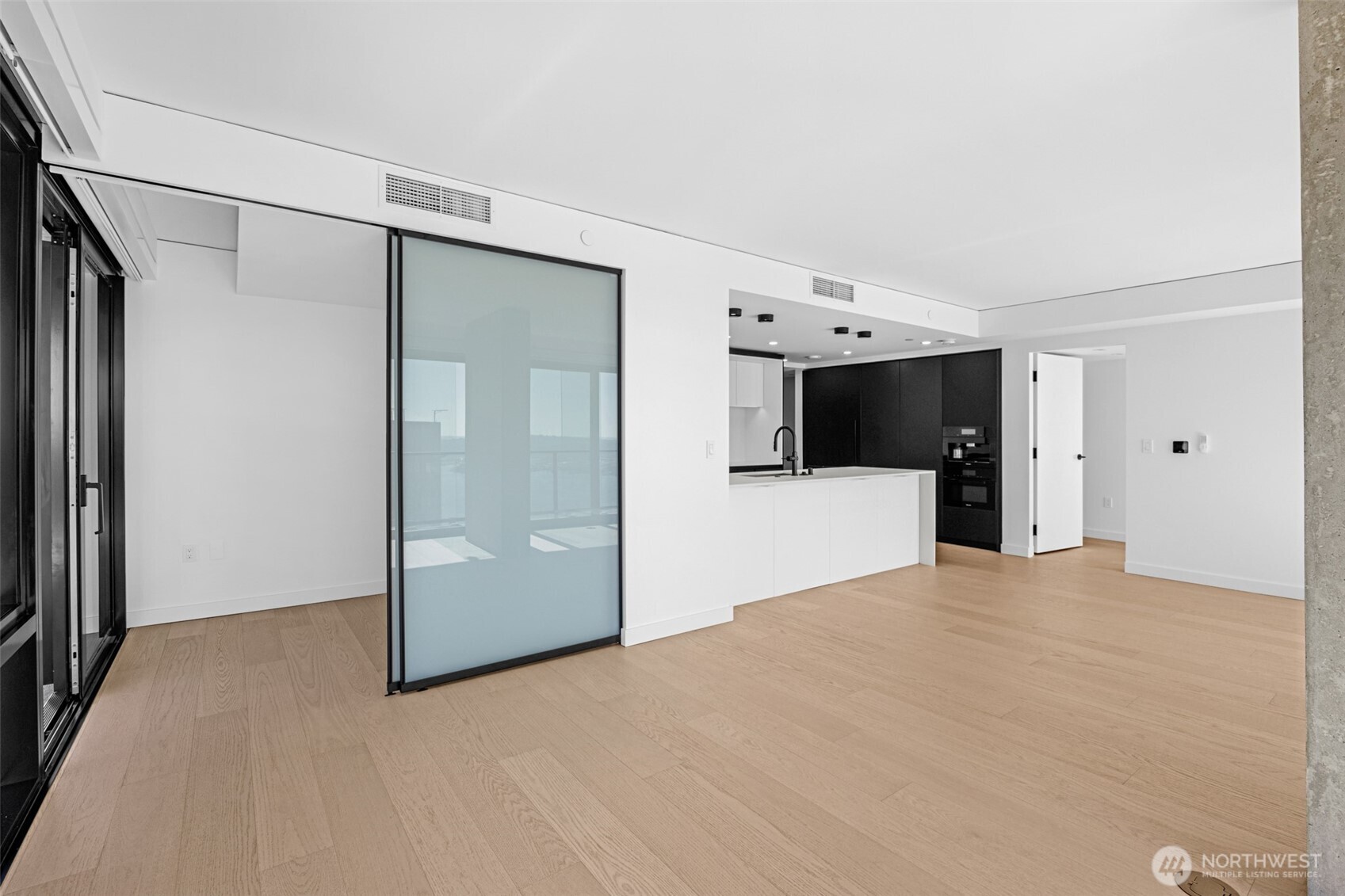 300 Virginia Street #4111, Seattle, WA 98101, photo 4 of 40