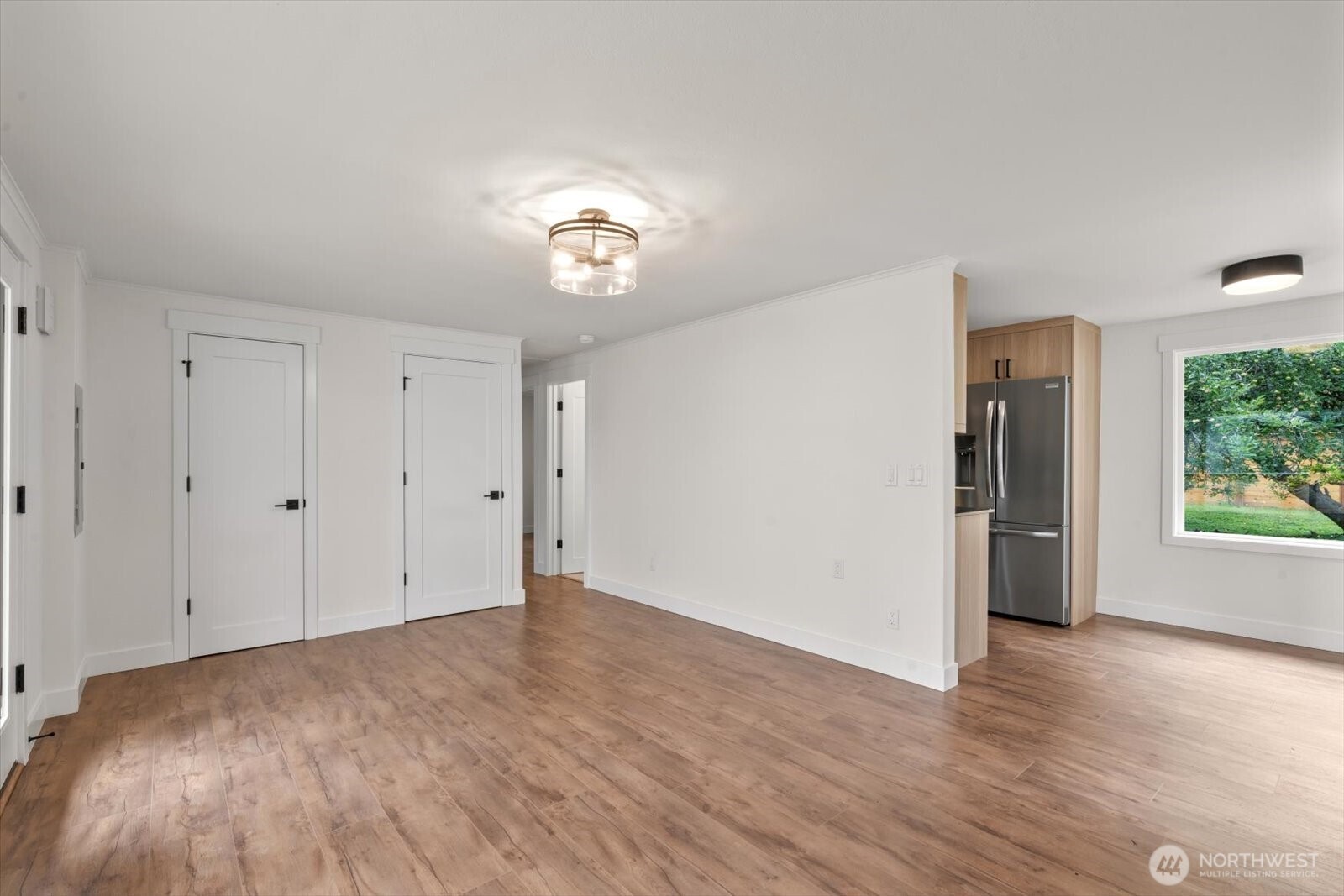 10328 Ashworth Avenue N, Seattle, WA 98133, photo 3 of 3