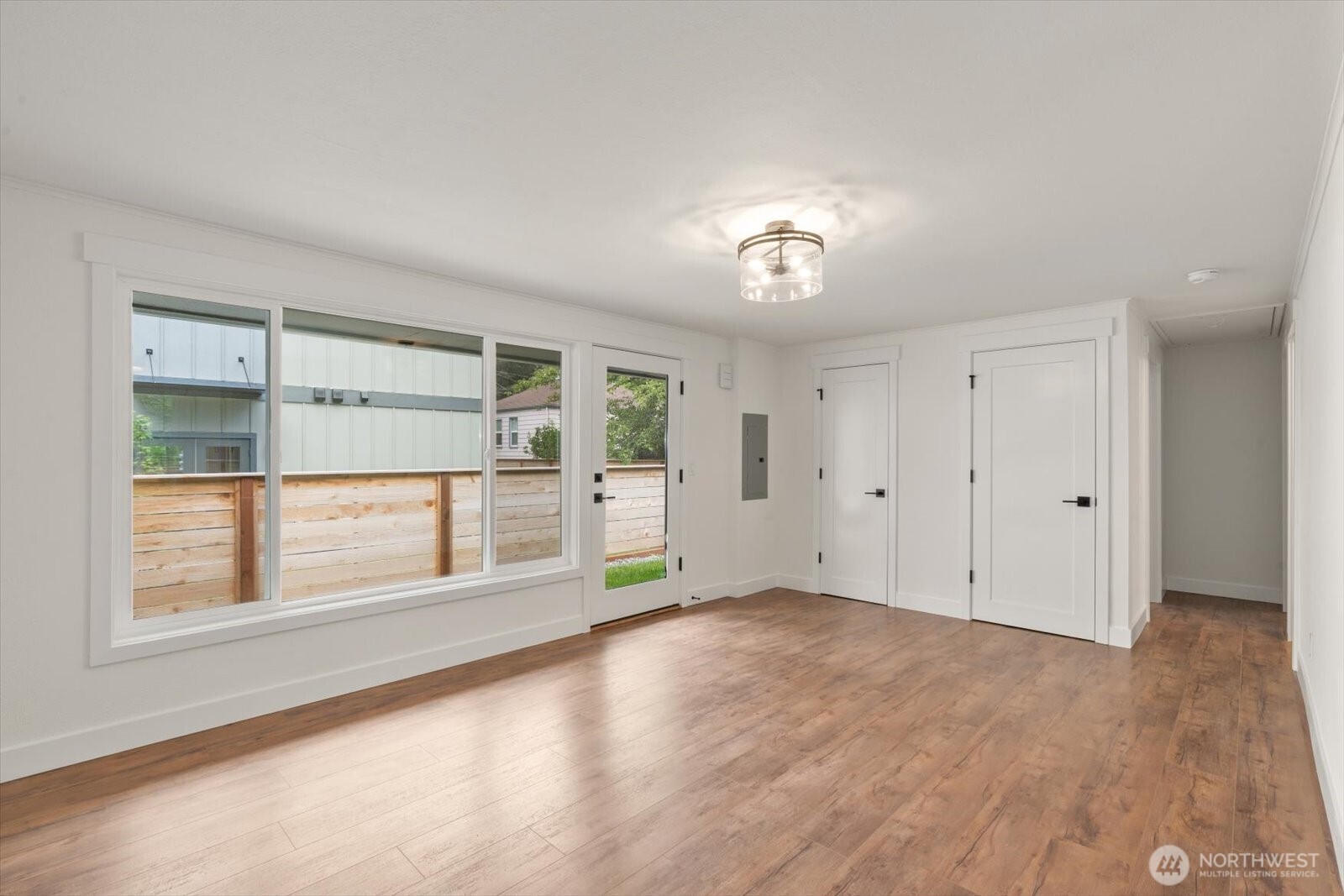 10328 Ashworth Avenue N, Seattle, WA 98133, photo 4 of 15