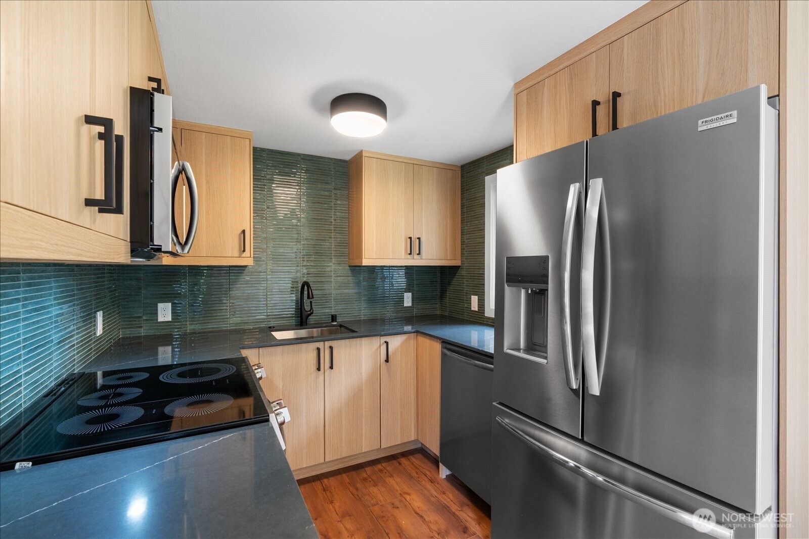 10328 Ashworth Avenue N, Seattle, WA 98133, photo 5 of 15