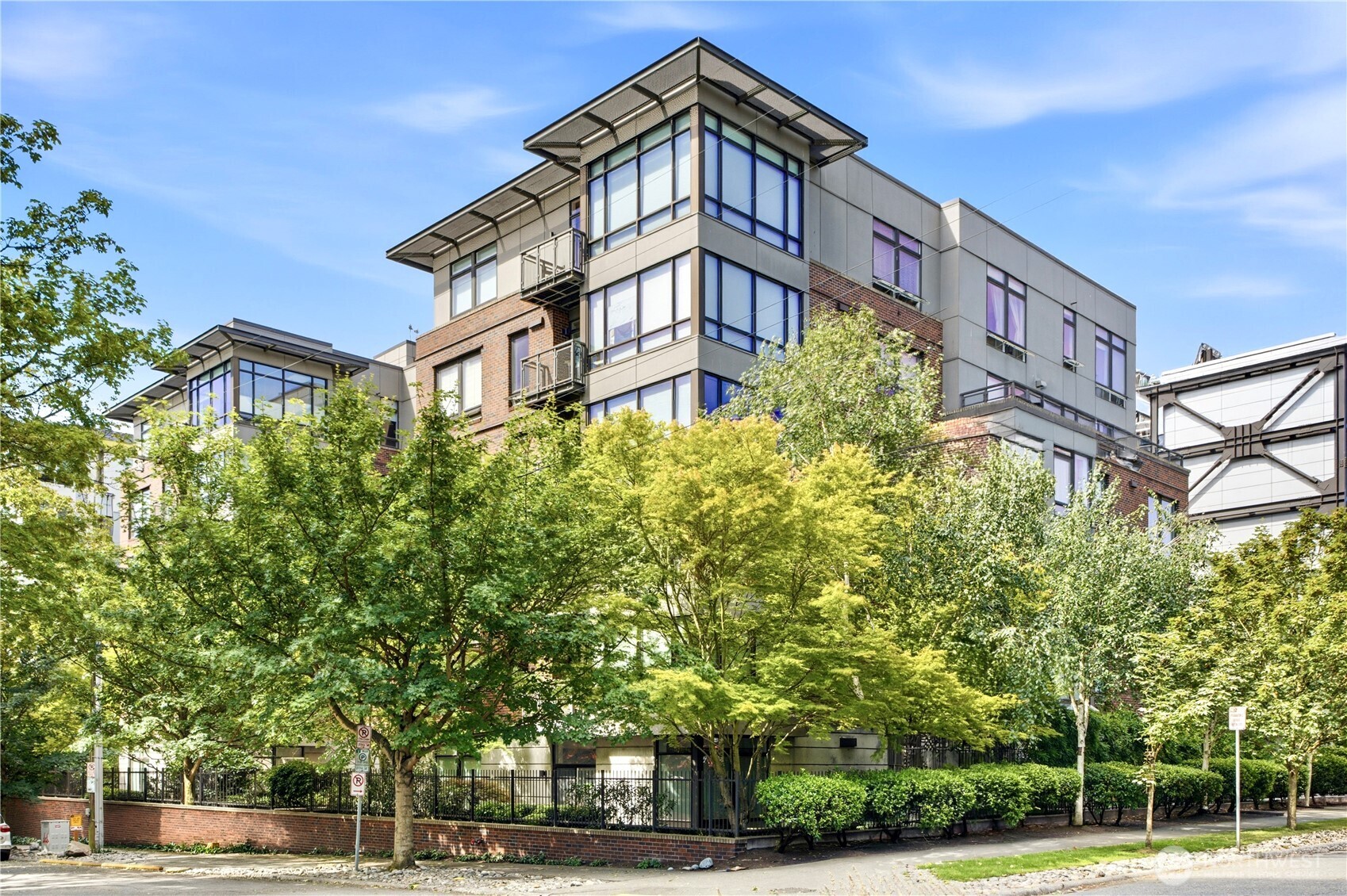 4547 8th Avenue NE #311, Seattle, WA 98105, photo 2 of 26