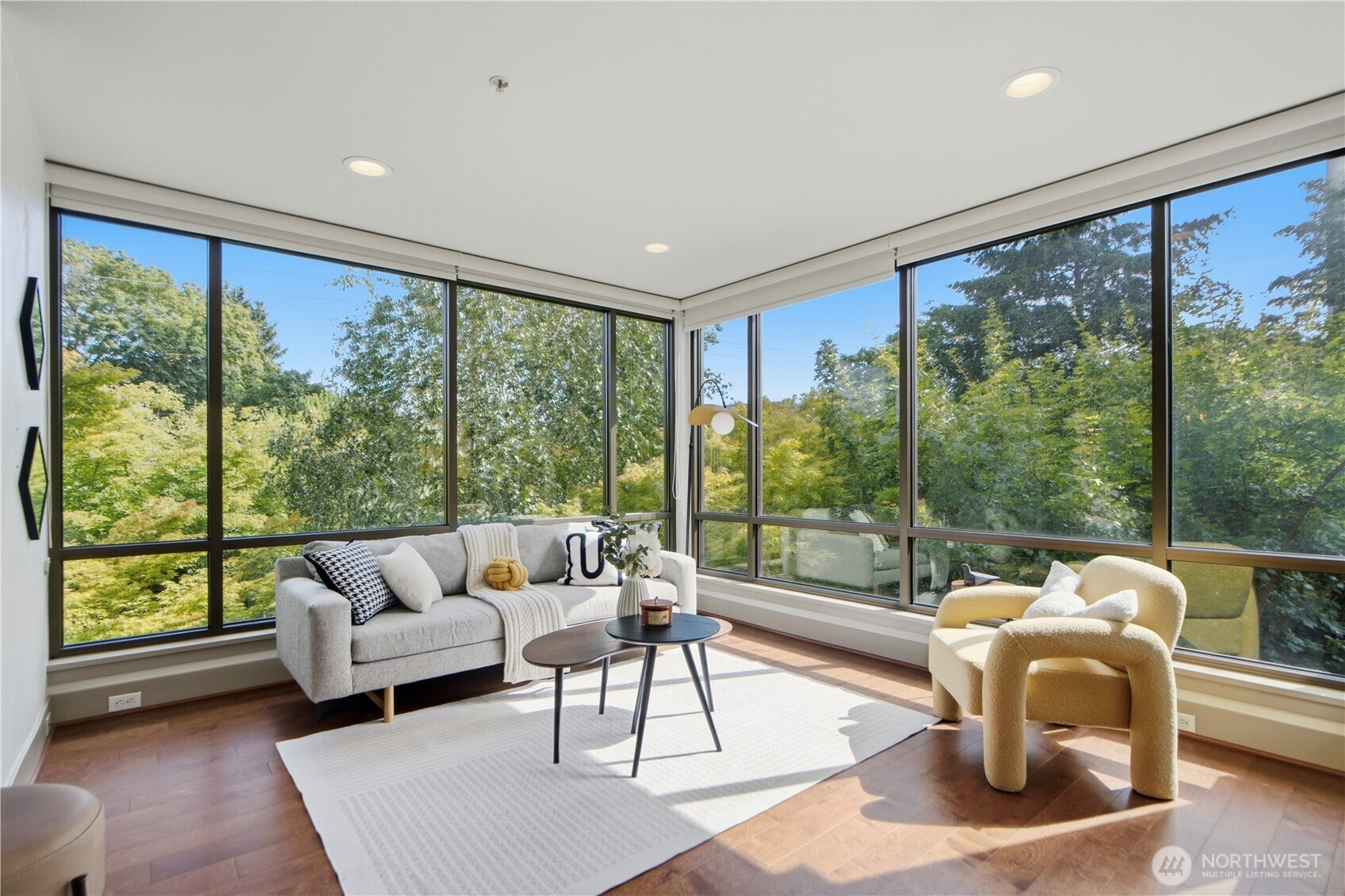 4547 8th Avenue NE #311, Seattle, WA 98105, photo 4 of 26