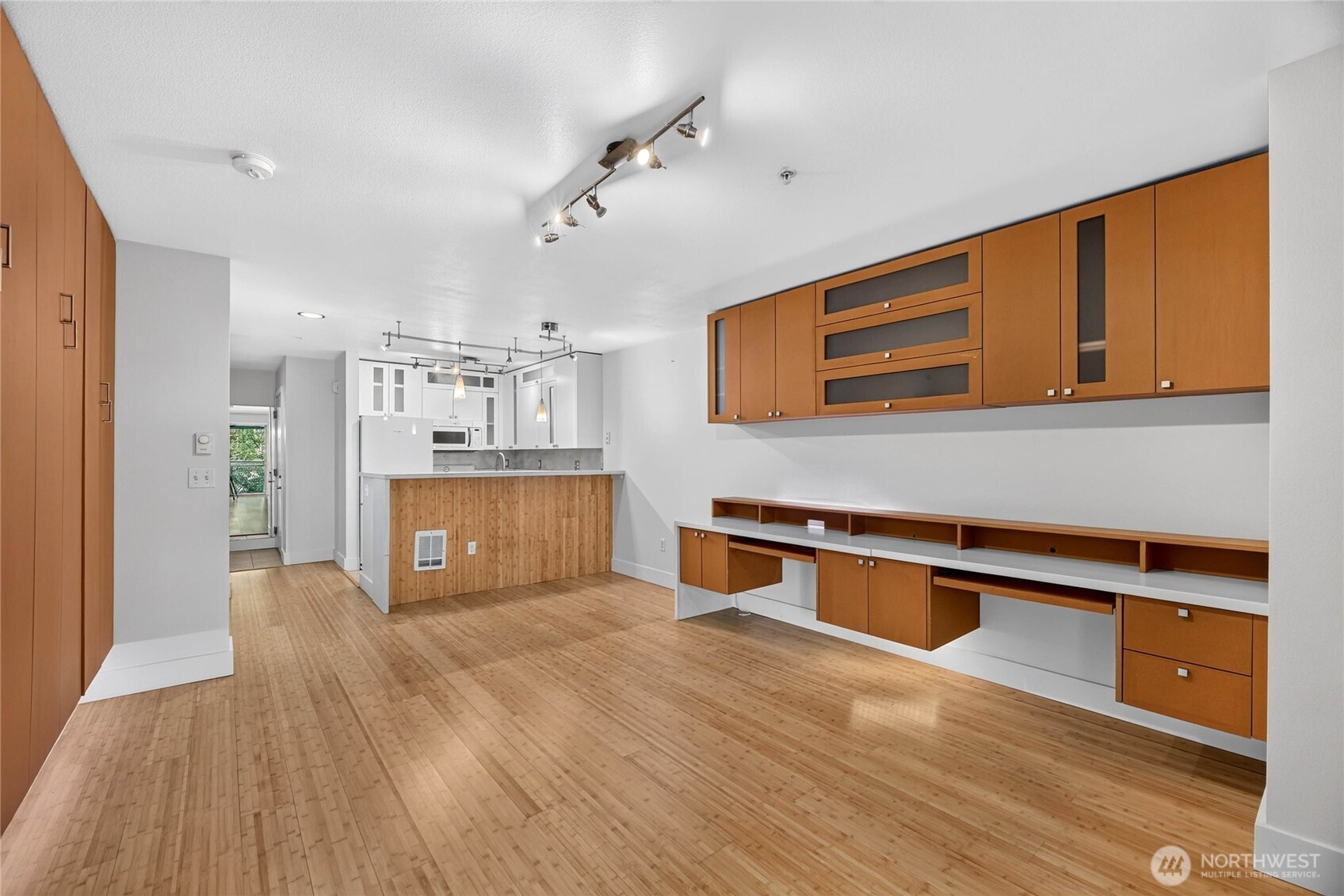1323 Boren Avenue #212, Seattle, WA 98101-3865, photo 4 of 25