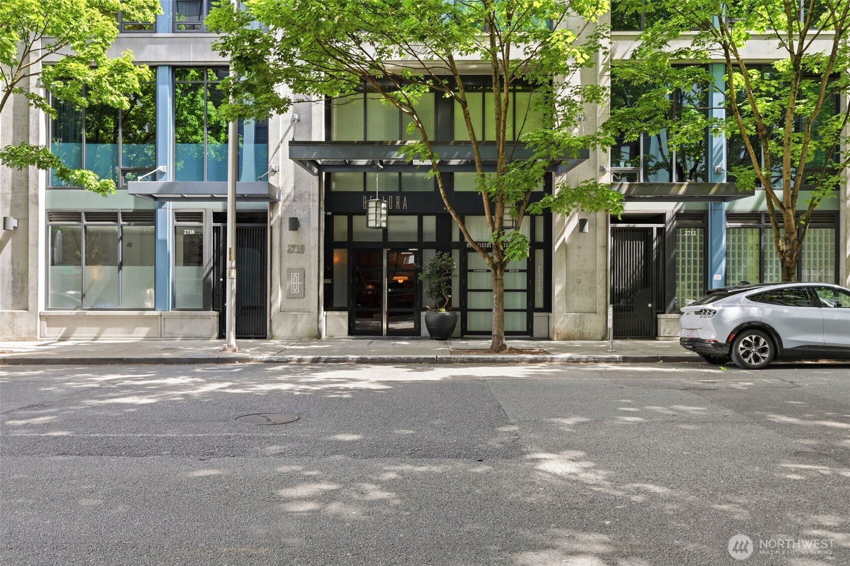 2716 Elliott Avenue #1204, Seattle, WA 98121, photo 4 of 24