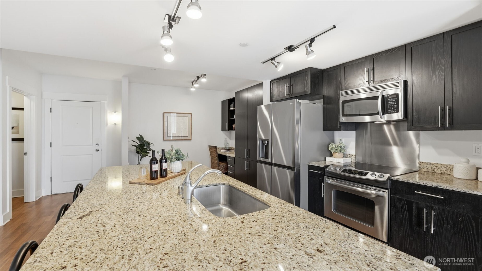 699 John Street #420, Seattle, WA 98109, photo 4 of 37