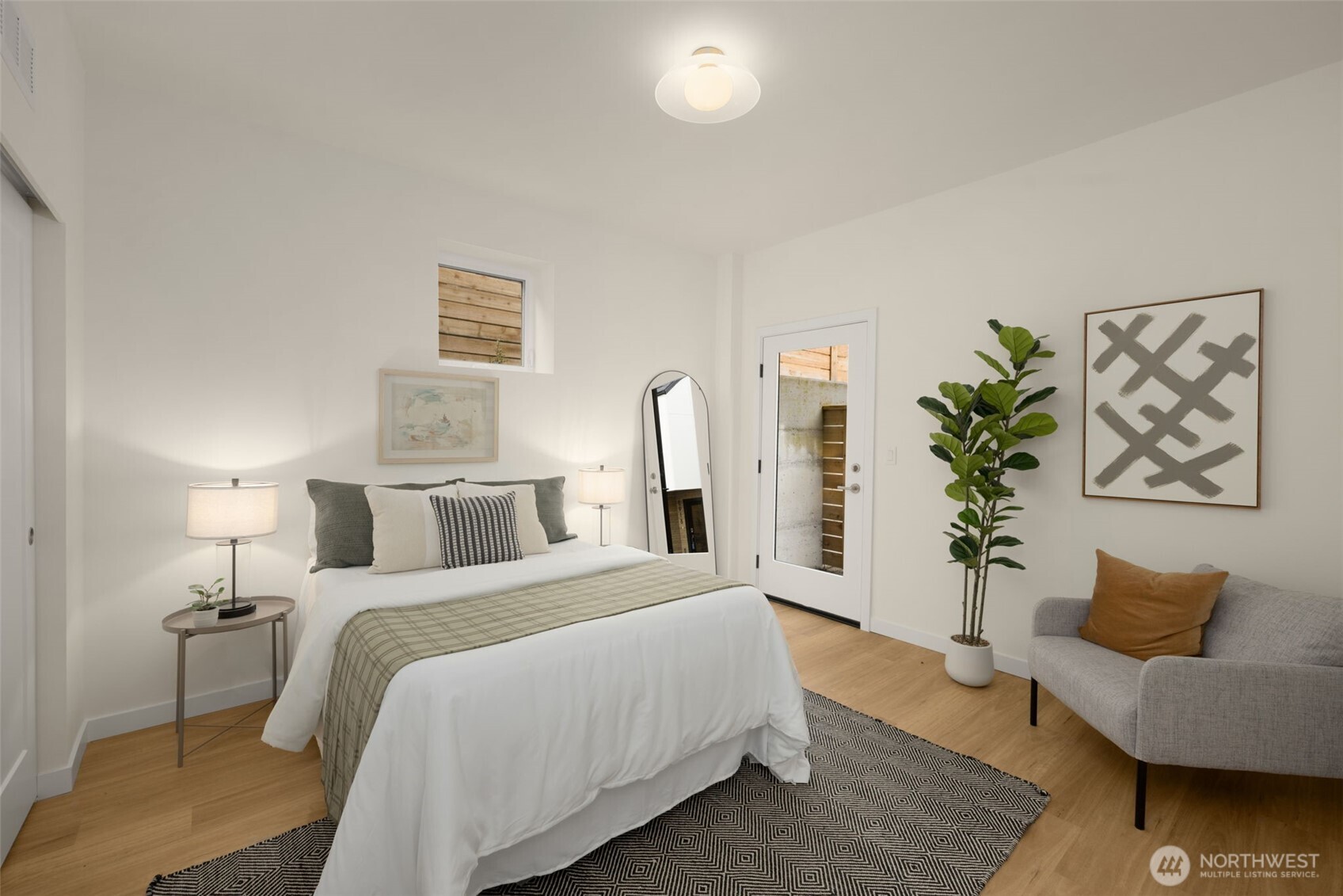 3920 B S Juneau Street, Seattle, WA 98118, photo 2 of 29