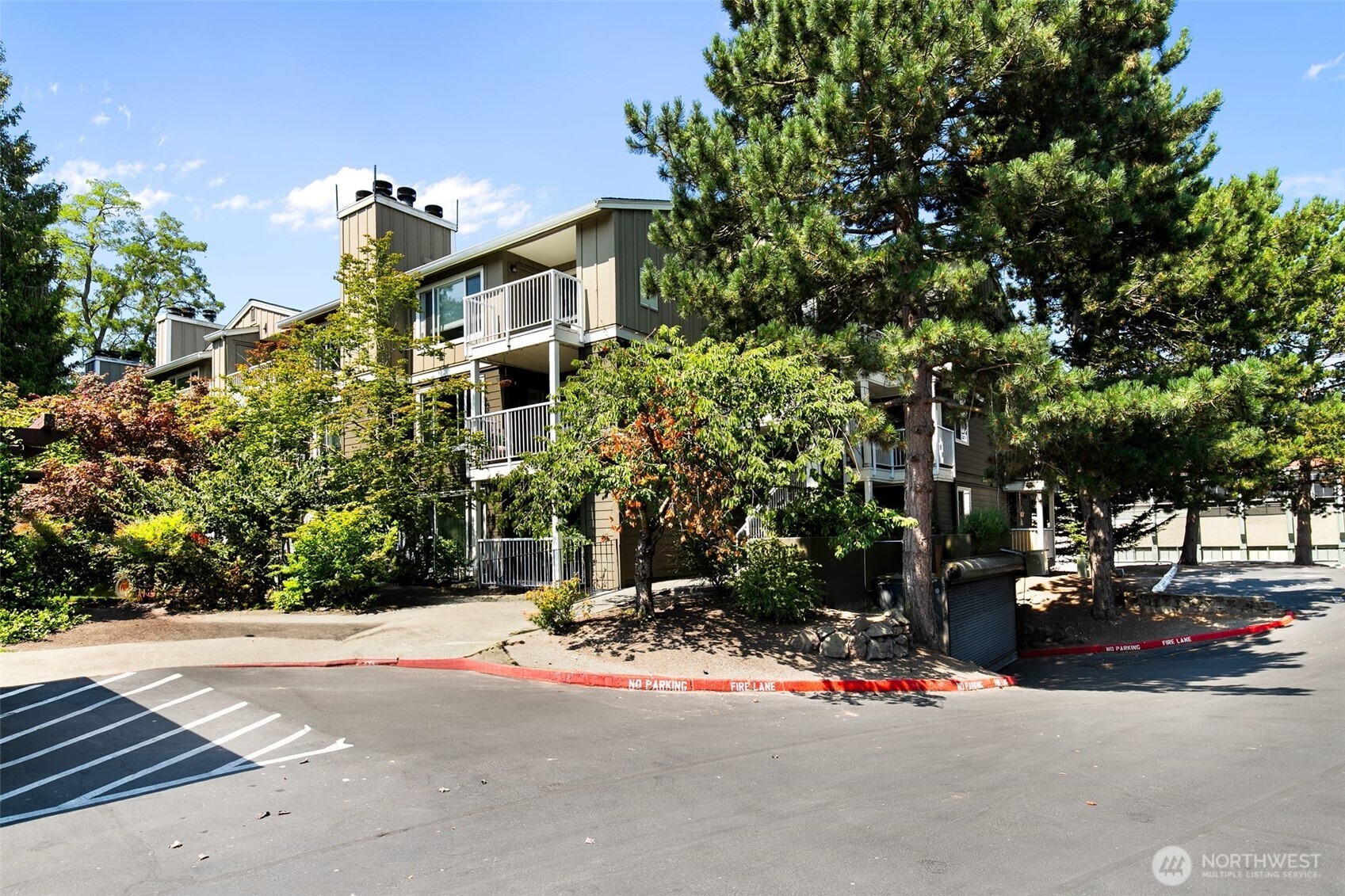 300 N 130th Street #7207, Seattle, WA 98133-7974, photo 2 of 31