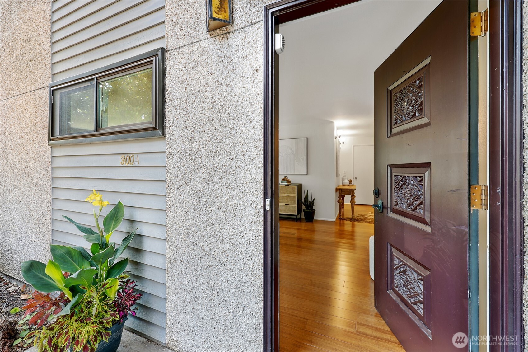 300 N 137th Street #A, Seattle, WA 98133, photo 2 of 38