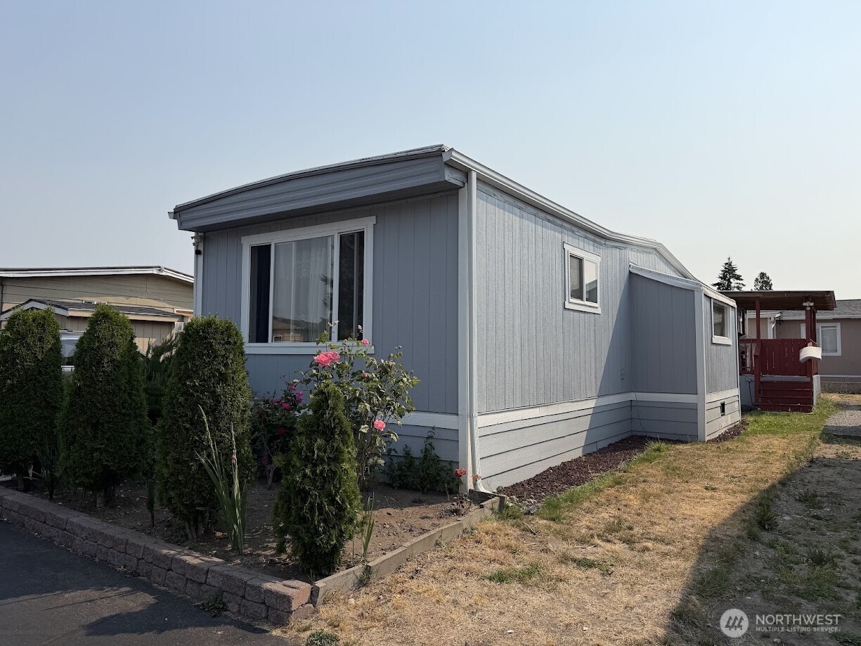 210 37th Street SE #105