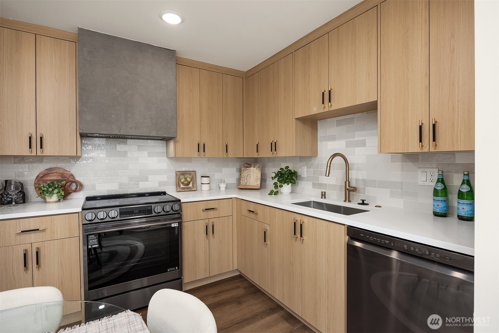 1502 N 100th Street, Seattle, WA 98133, photo 4 of 15