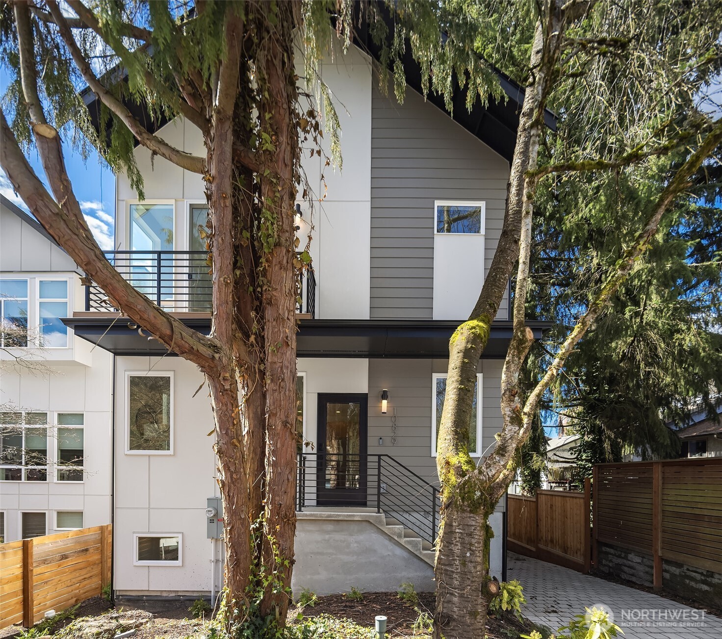 10829 11th Avenue NE, Seattle, WA 98125, photo 3 of 26