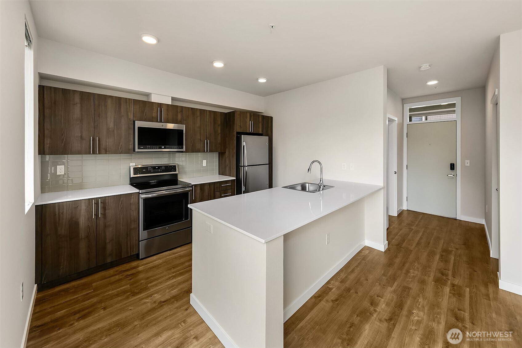 121 12th Avenue E #409, Seattle, WA 98102, photo 5 of 18