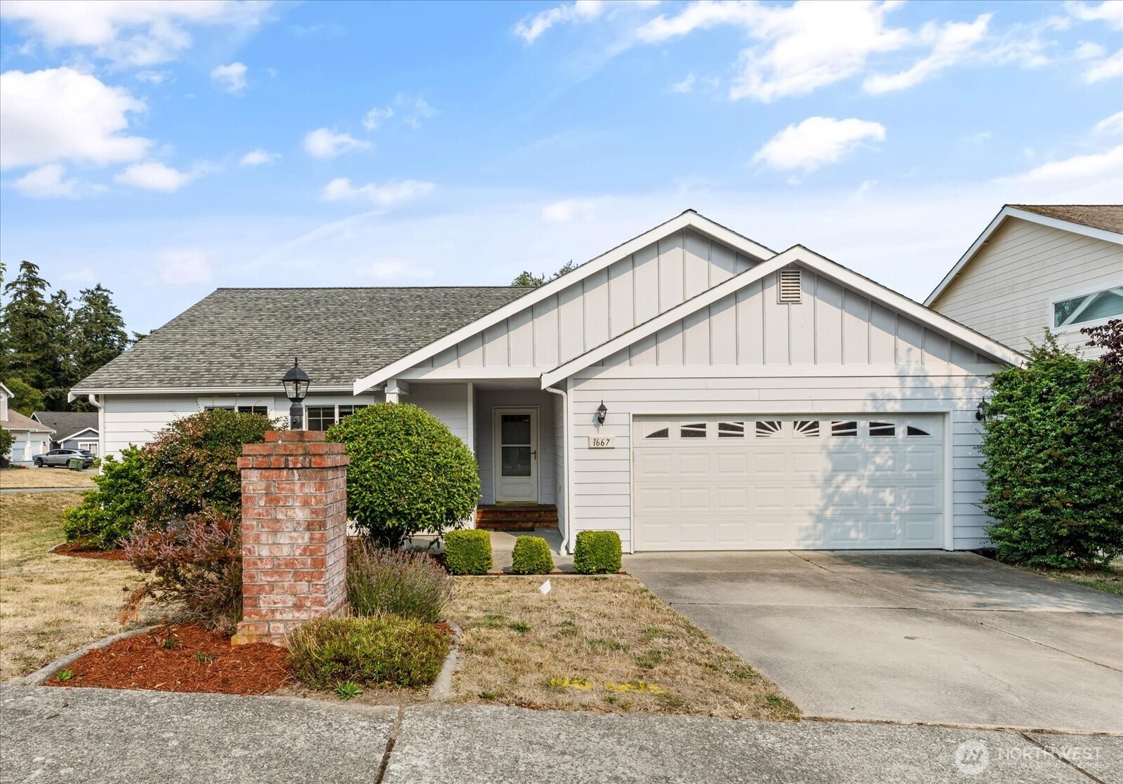 1667 NW Almond Loop