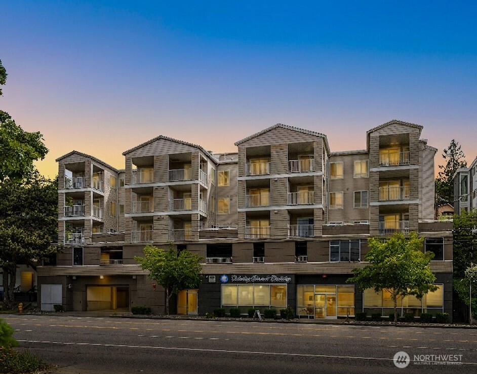 2530 Fifteenth Avenue W #410, Seattle, WA 98119, photo 2 of 24