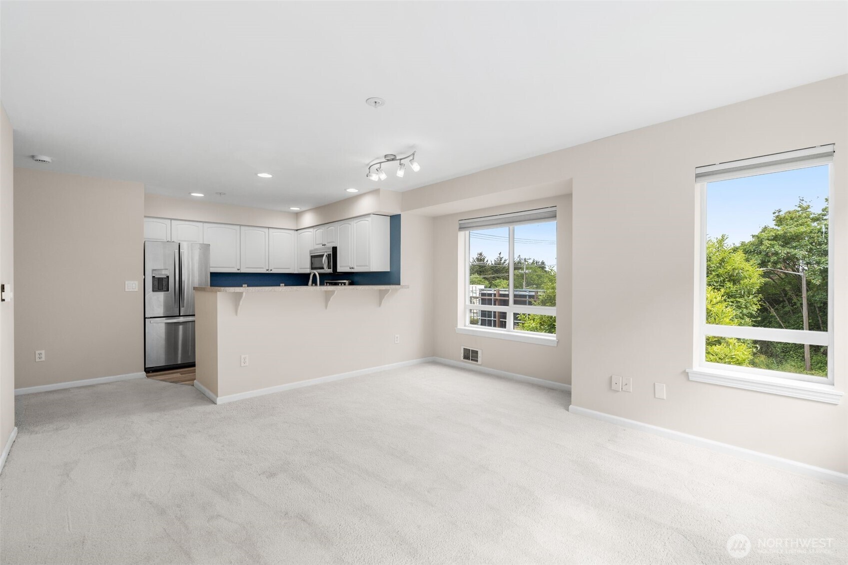2530 Fifteenth Avenue W #410, Seattle, WA 98119, photo 5 of 24