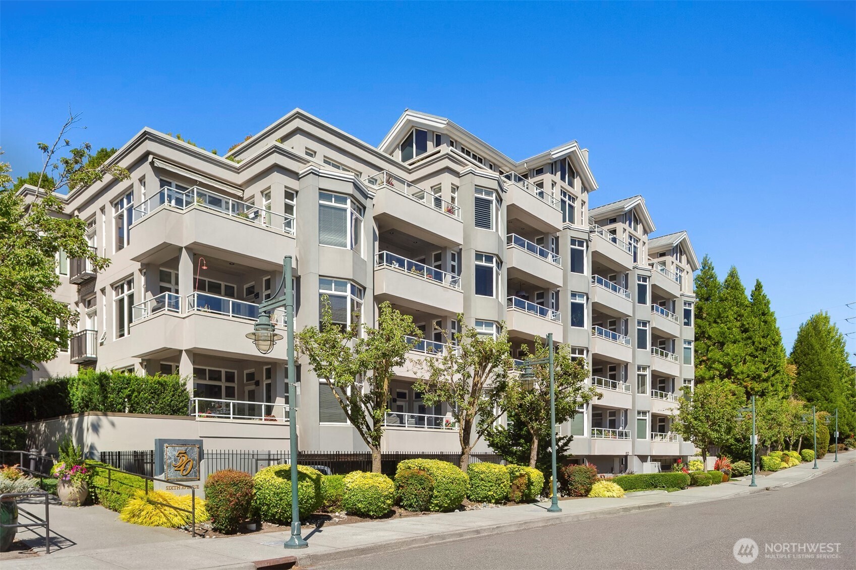 520 6th Avenue #4001