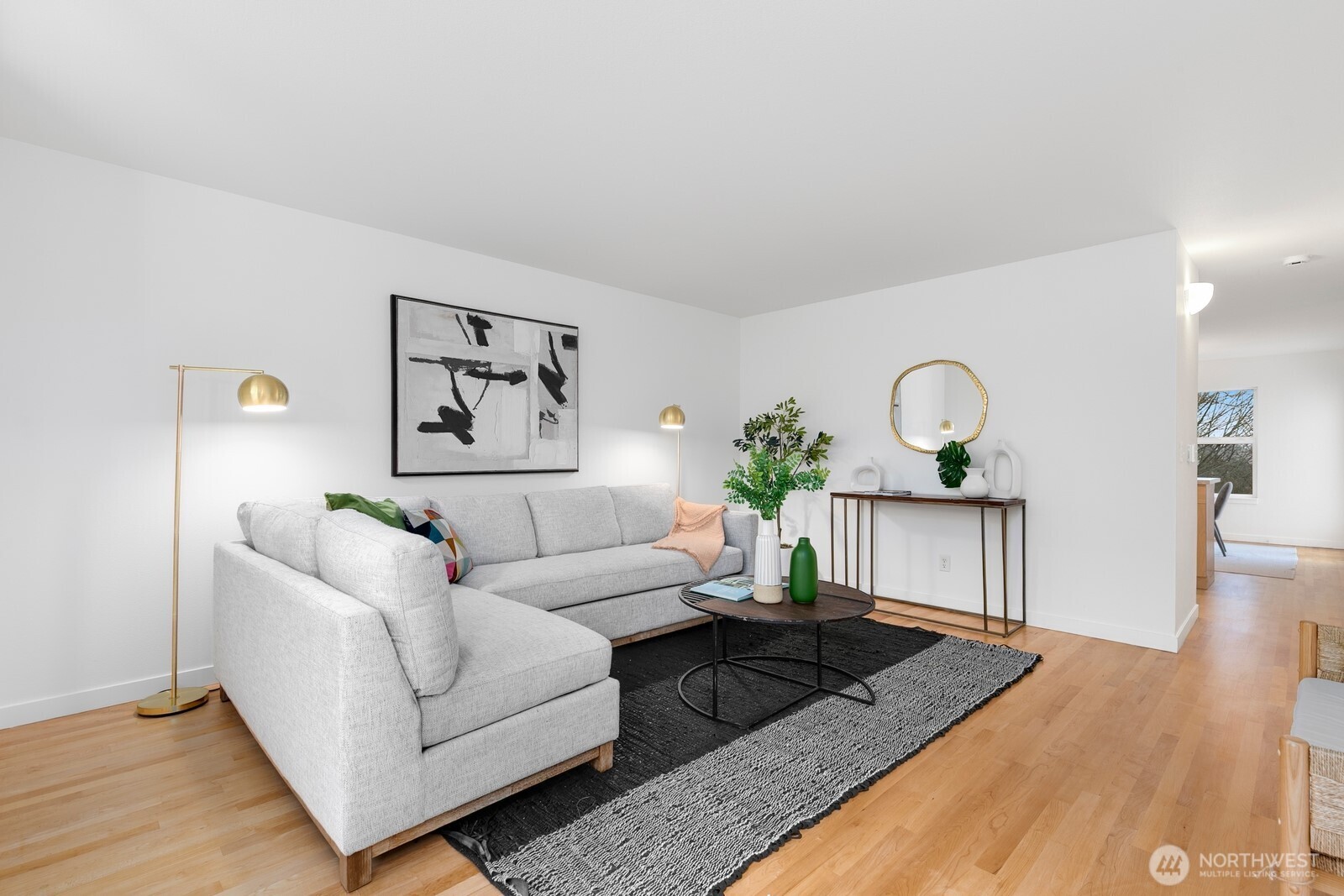 6726 35th Place S, Seattle, WA 98118, photo 4 of 27