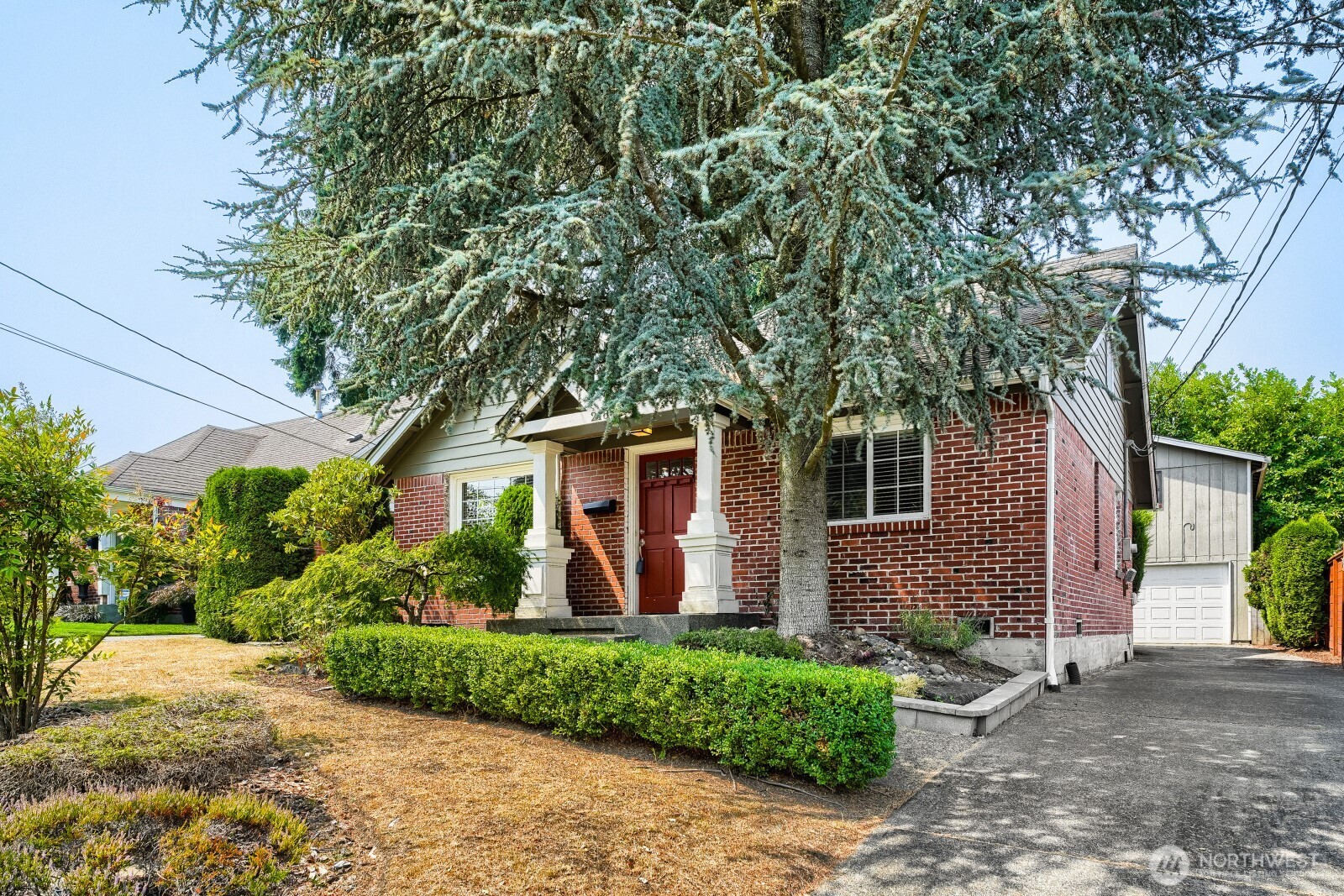 218 Summit Avenue