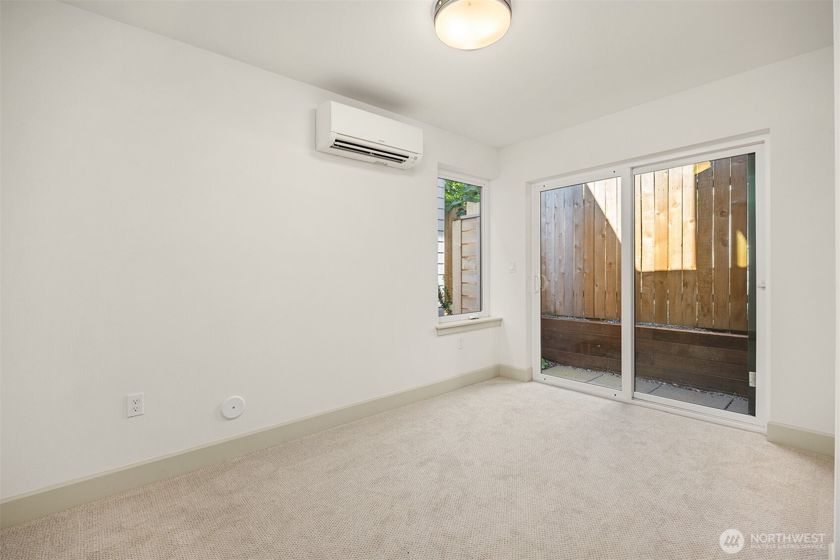 1255 NE 100th Street, Seattle, WA 98125, photo 3 of 16