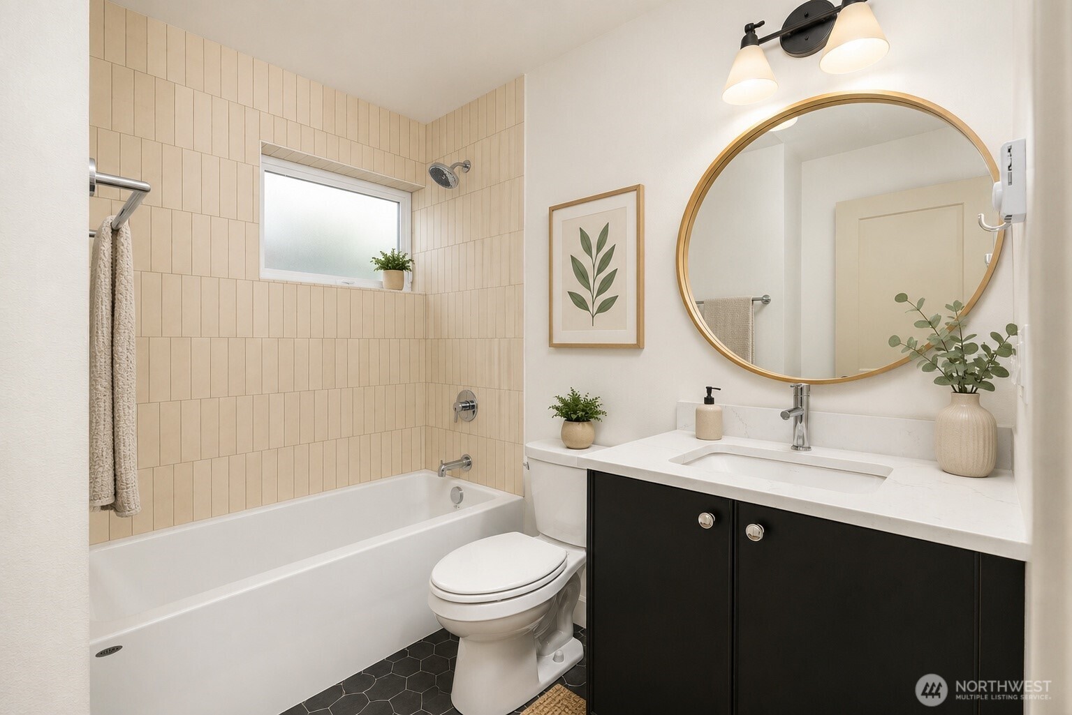 1255 NE 100th Street, Seattle, WA 98125, photo 4 of 16