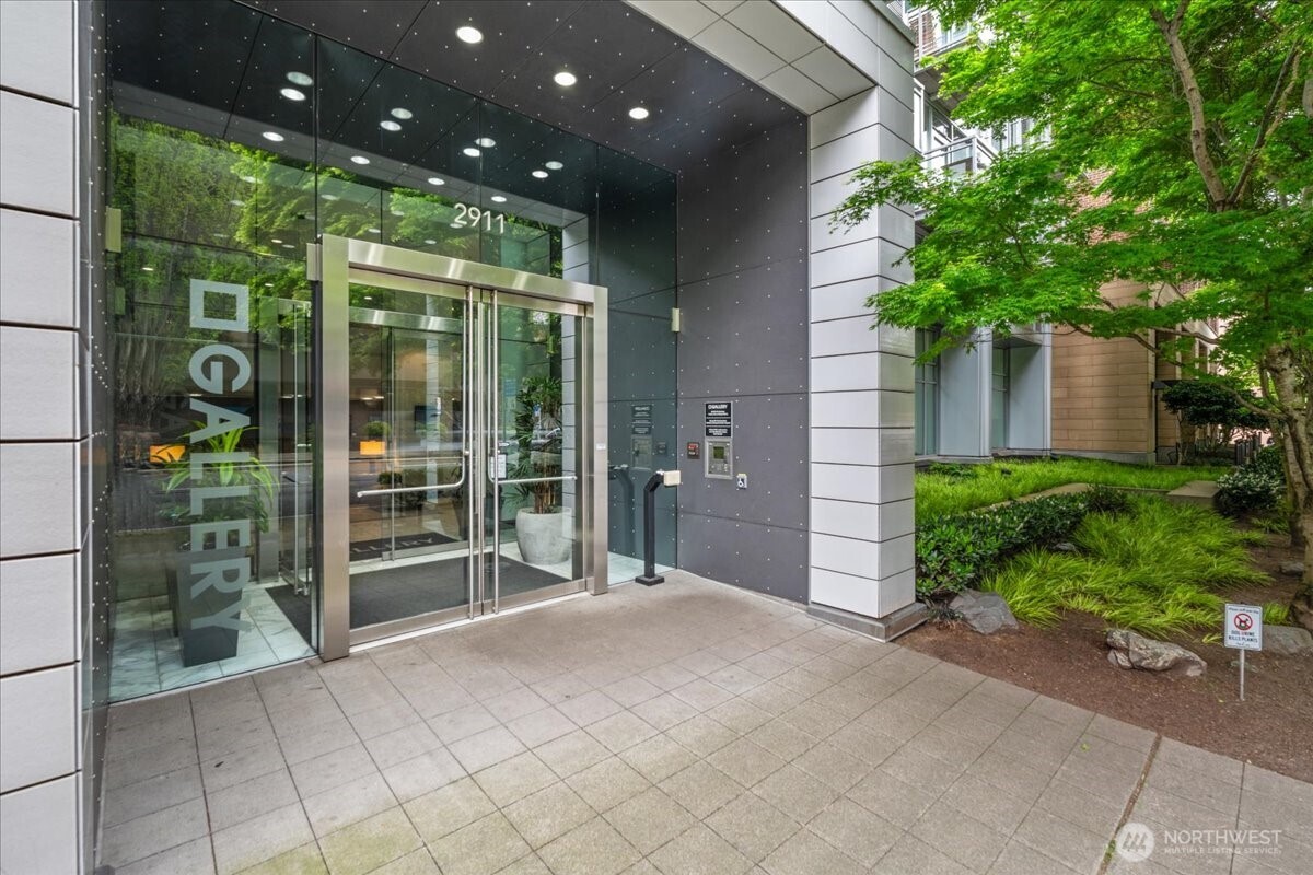 2911 2nd Avenue #506, Seattle, WA 98121, photo 2 of 40