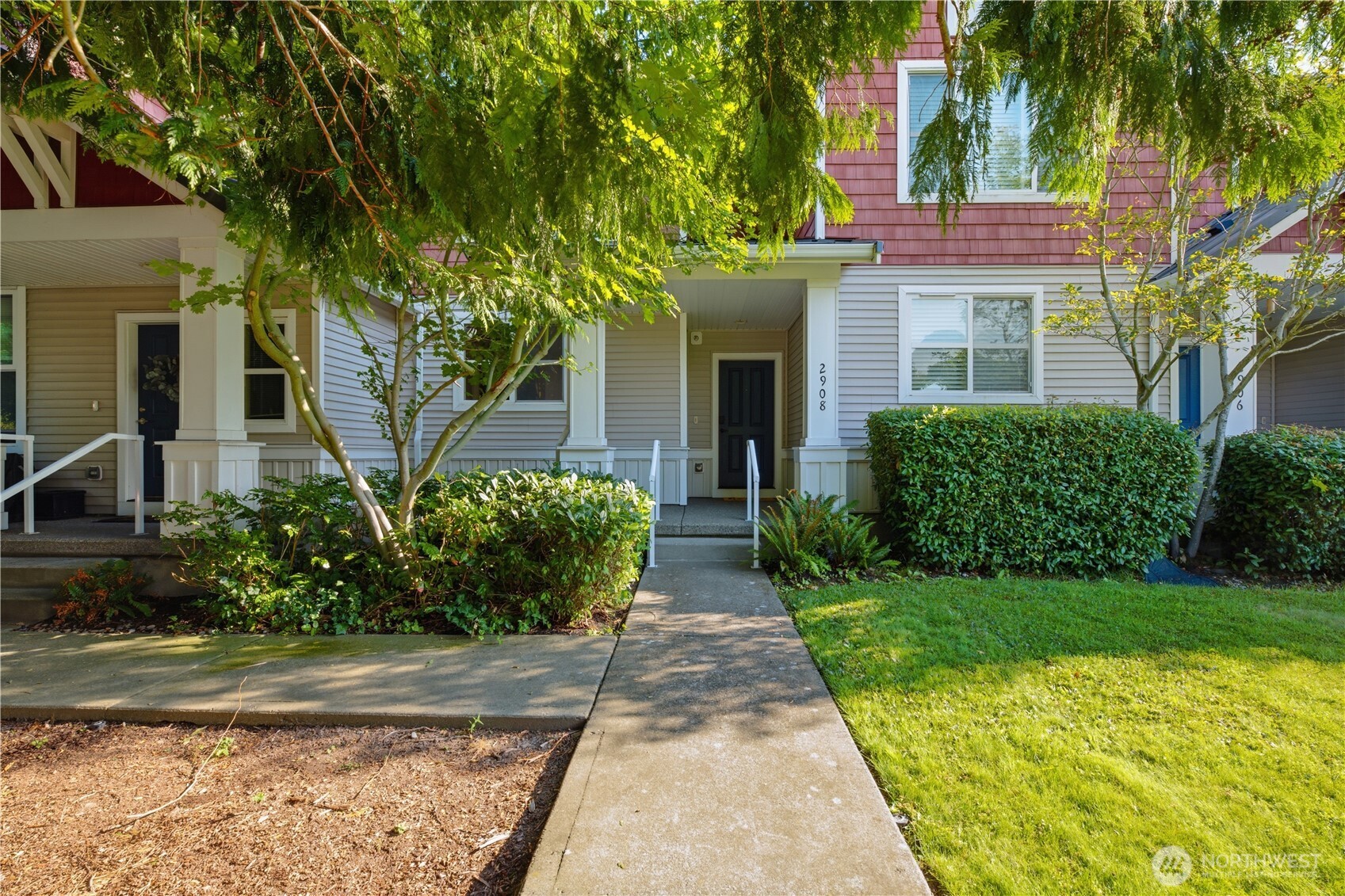 2908 SW Raymond Street, Seattle, WA 98126, photo 2 of 27