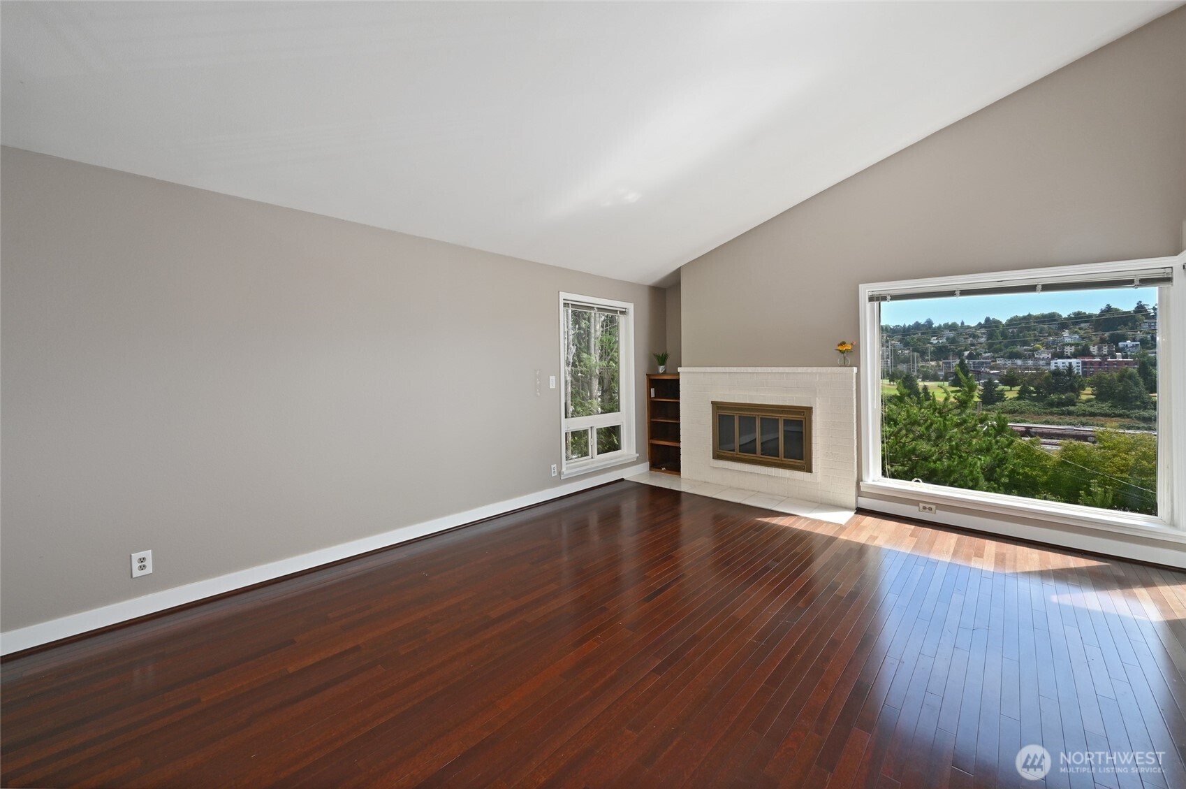 2636 22nd Avenue W #303, Seattle, WA 98199, photo 3 of 38