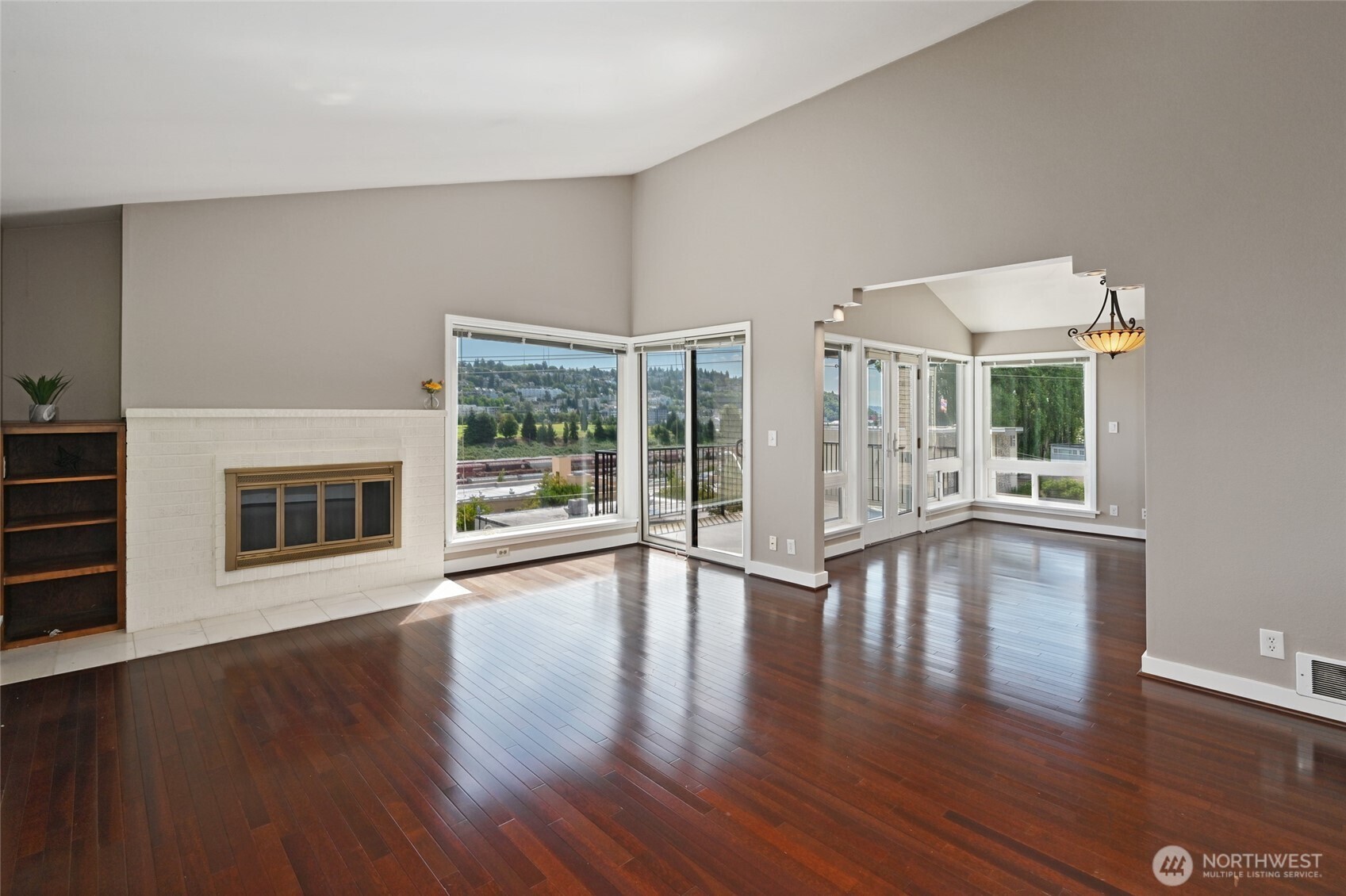 2636 22nd Avenue W #303, Seattle, WA 98199, photo 4 of 38