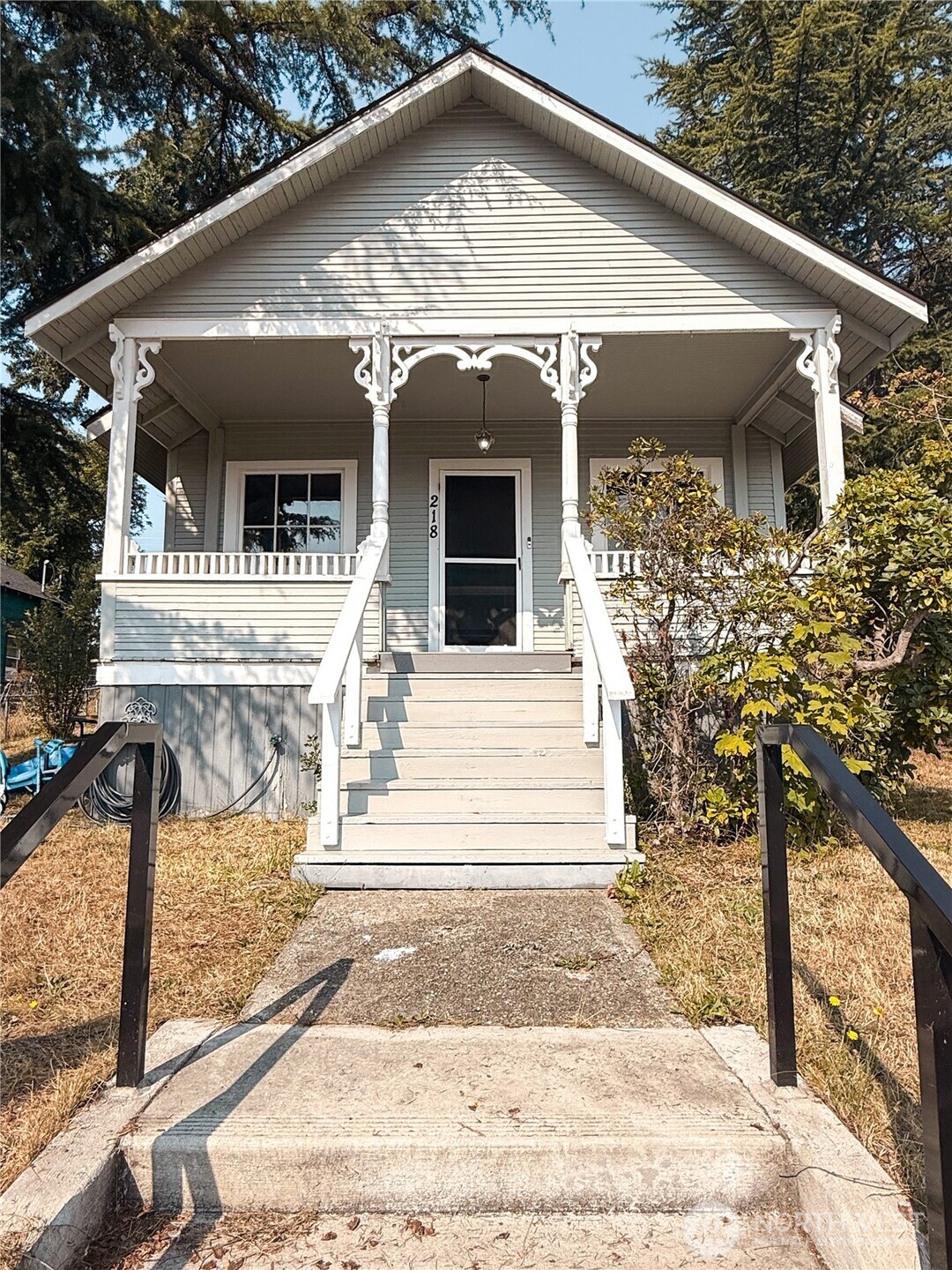 218 Washington Avenue N