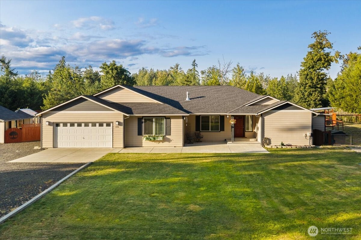 2701 Fishtrap Loop NE
