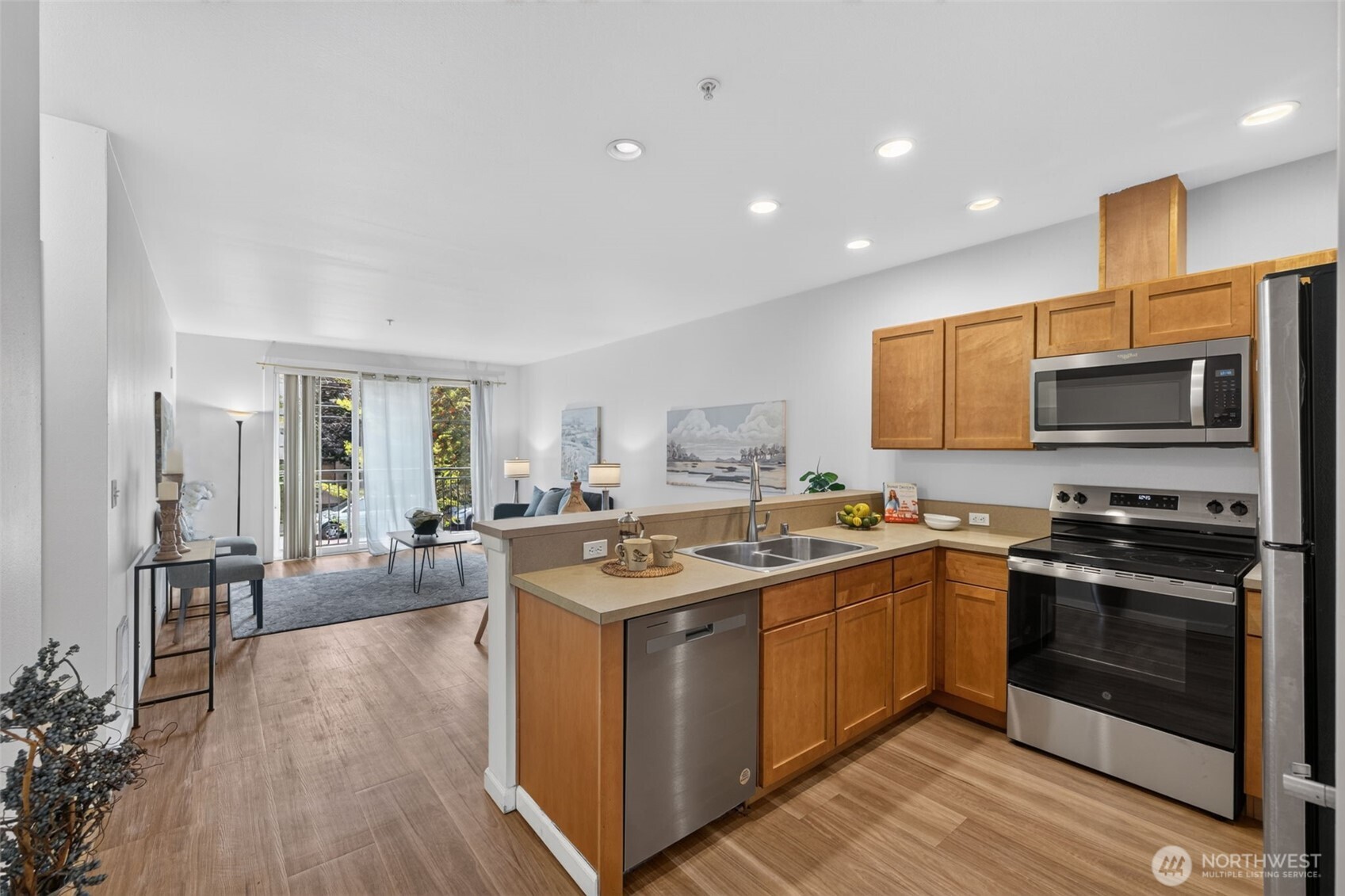 1220 E Columbia Street #202, Seattle, WA 98122, photo 4 of 26