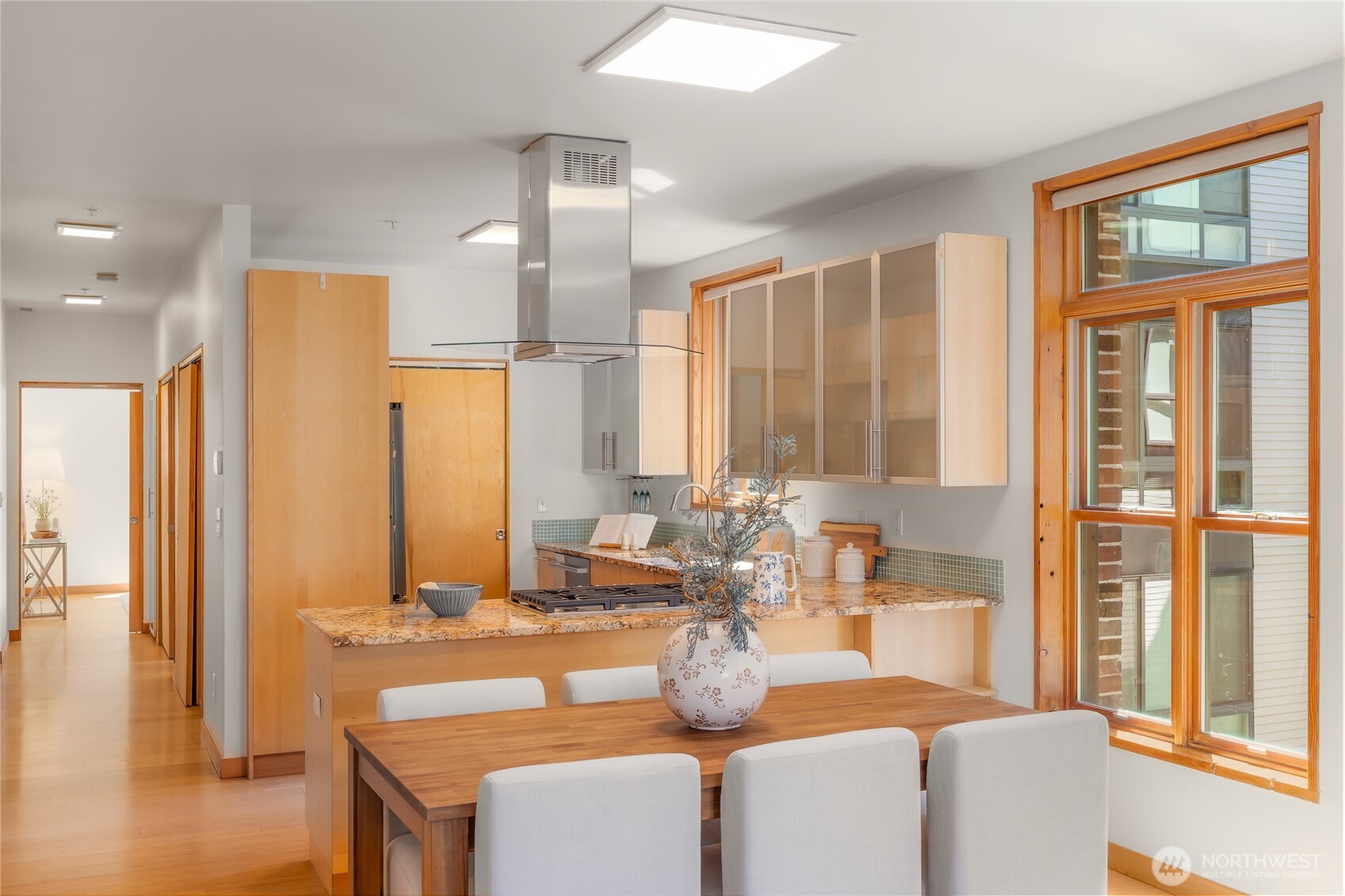 1122 Broadway E #301, Seattle, WA 98102, photo 3 of 31
