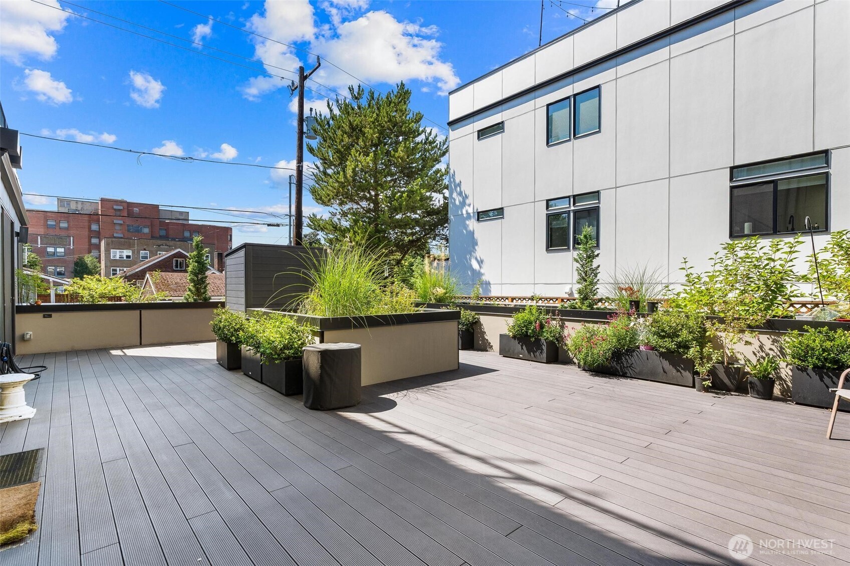 305 17th Avenue E, Seattle, WA 98112, photo 3 of 39