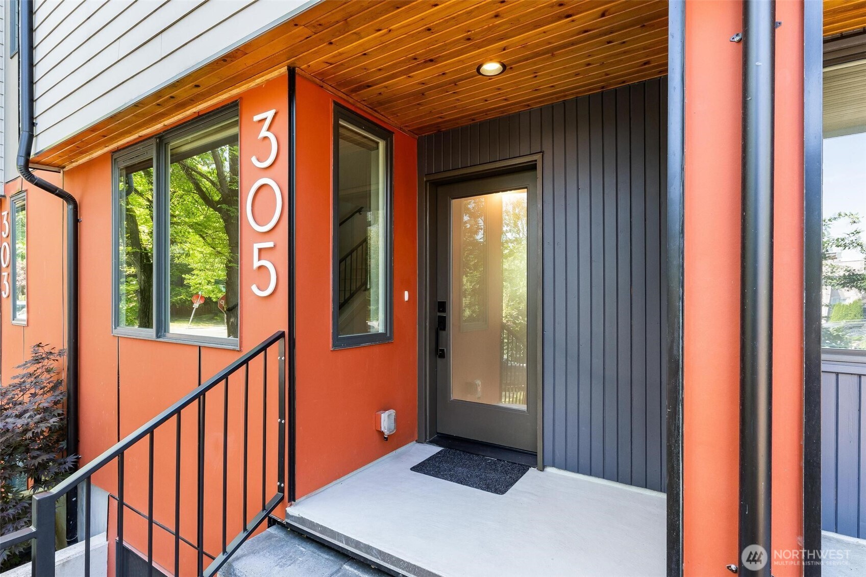 305 17th Avenue E, Seattle, WA 98112, photo 4 of 39