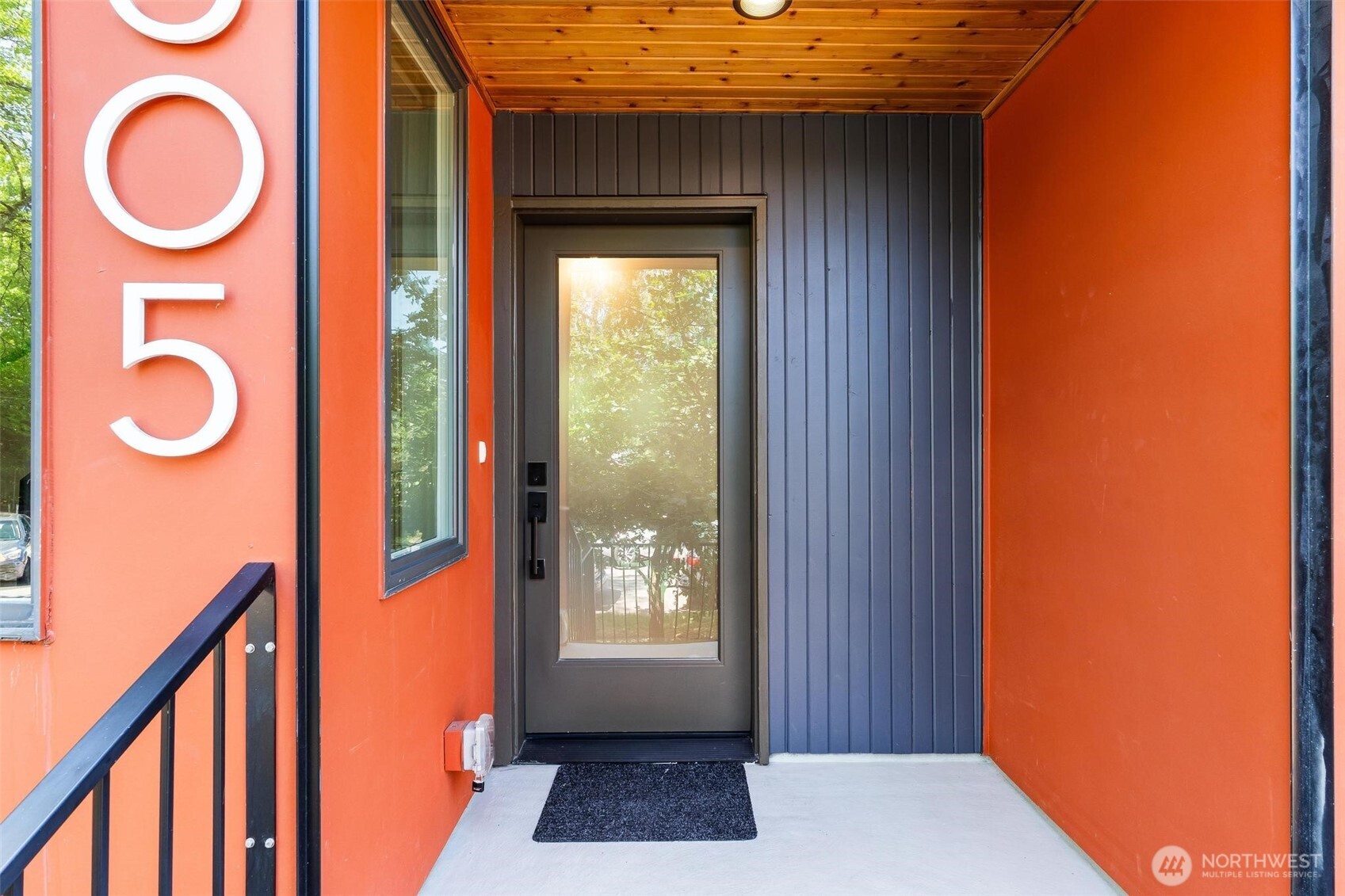 305 17th Avenue E, Seattle, WA 98112, photo 5 of 39