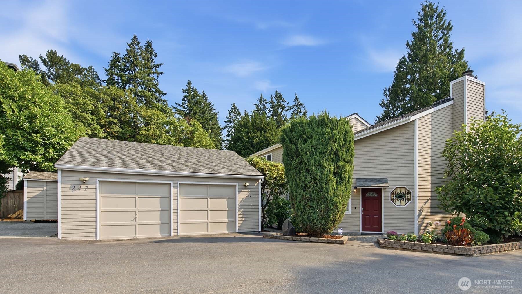 242 W Lake Sammamish Parkway SE, Bellevue, WA 98008, photo 2 of 2