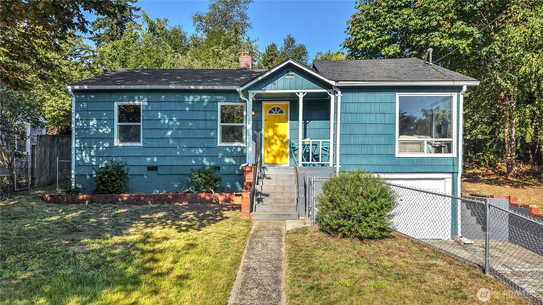 1527 Bloomington Avenue